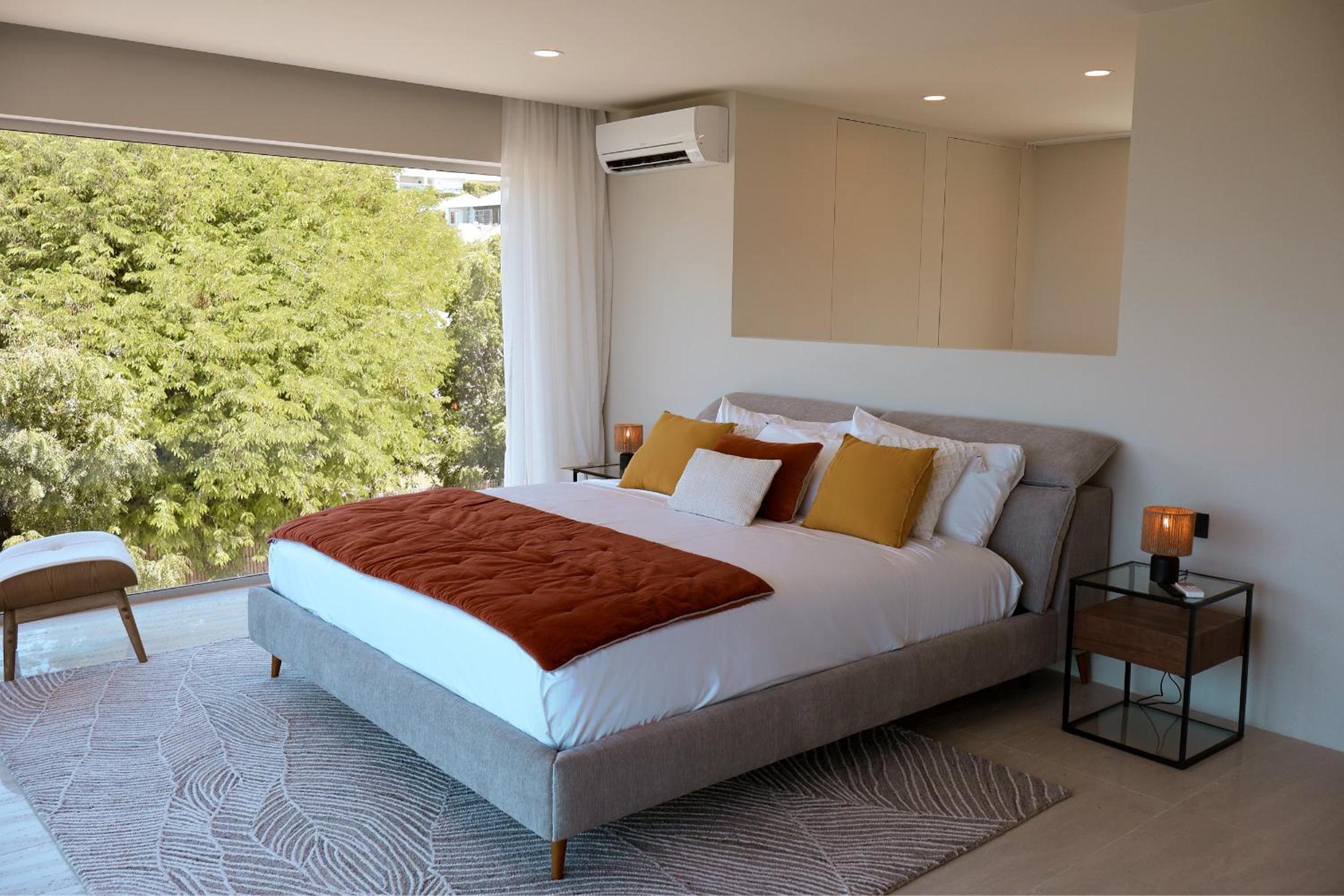 One-Bedroom Apartment with Sea View