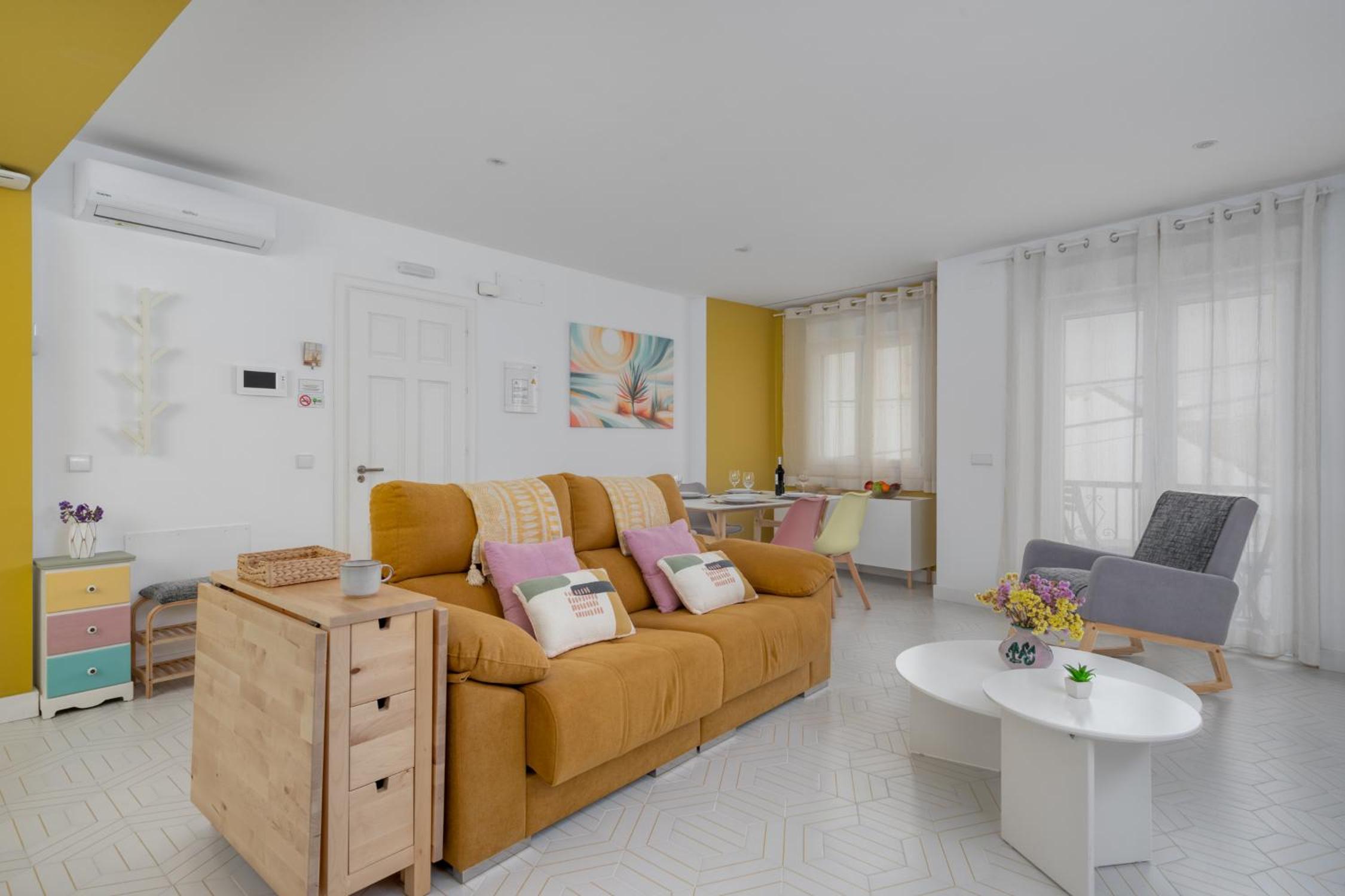 Apartamento de dos habitaciones con balcón y terraza