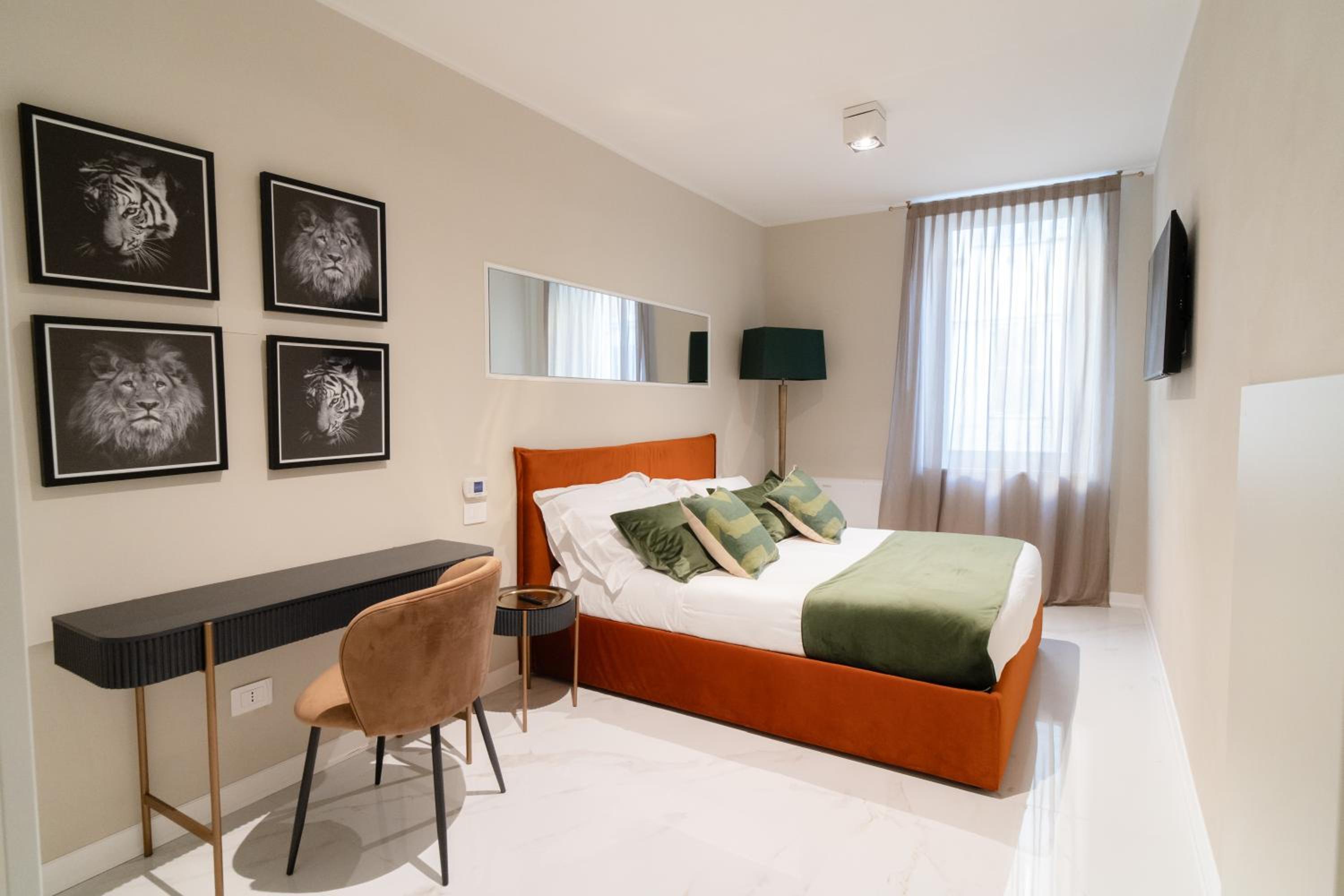 Deluxe One-Bedroom Apartment photo 2
