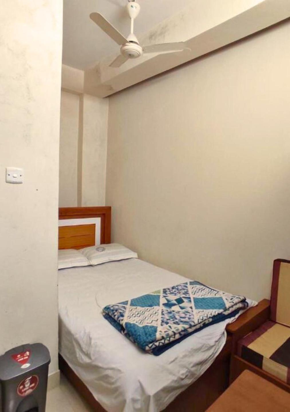 Budget Double Room photo 3