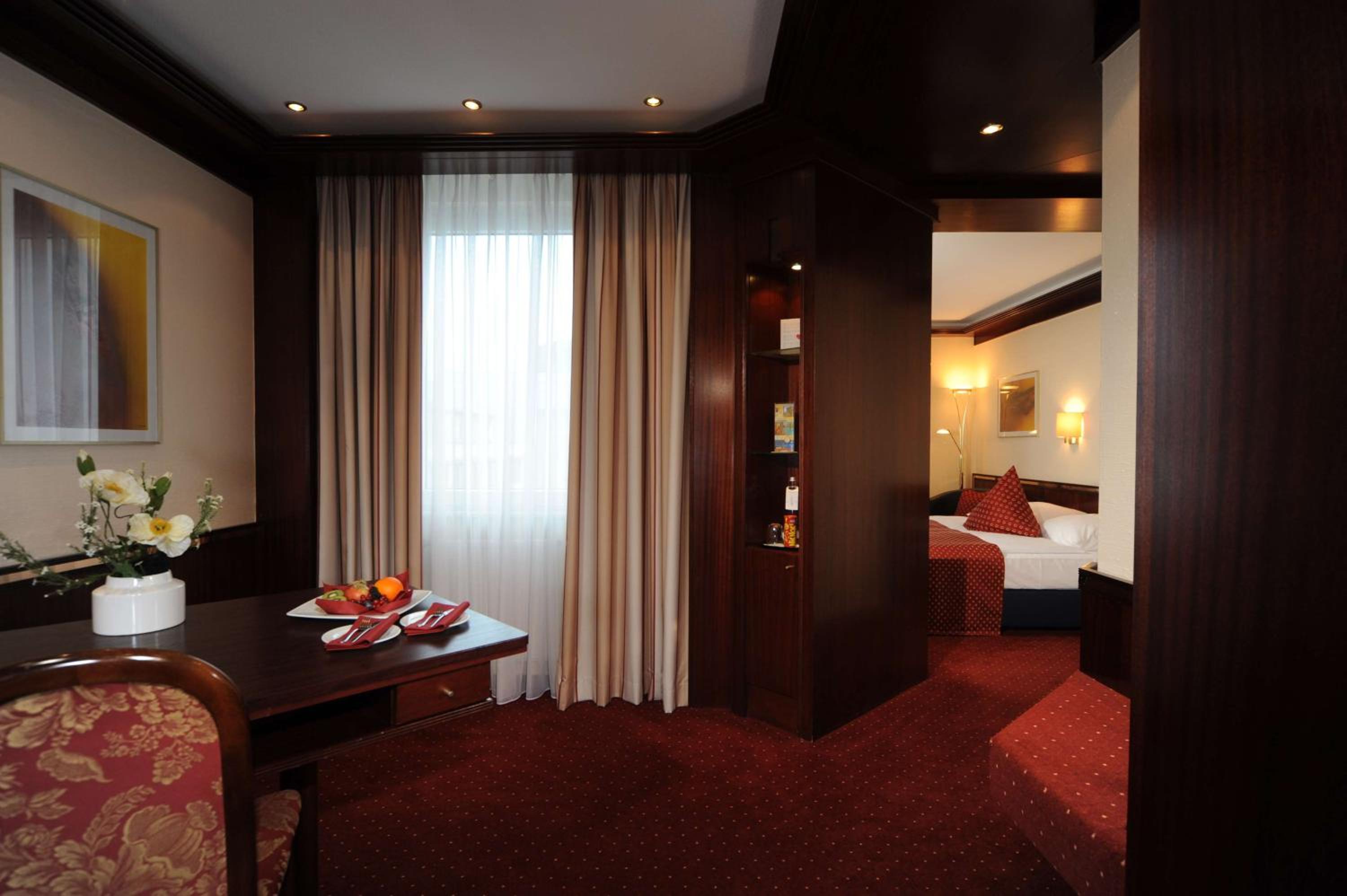 Classic Double Room - Photo 11