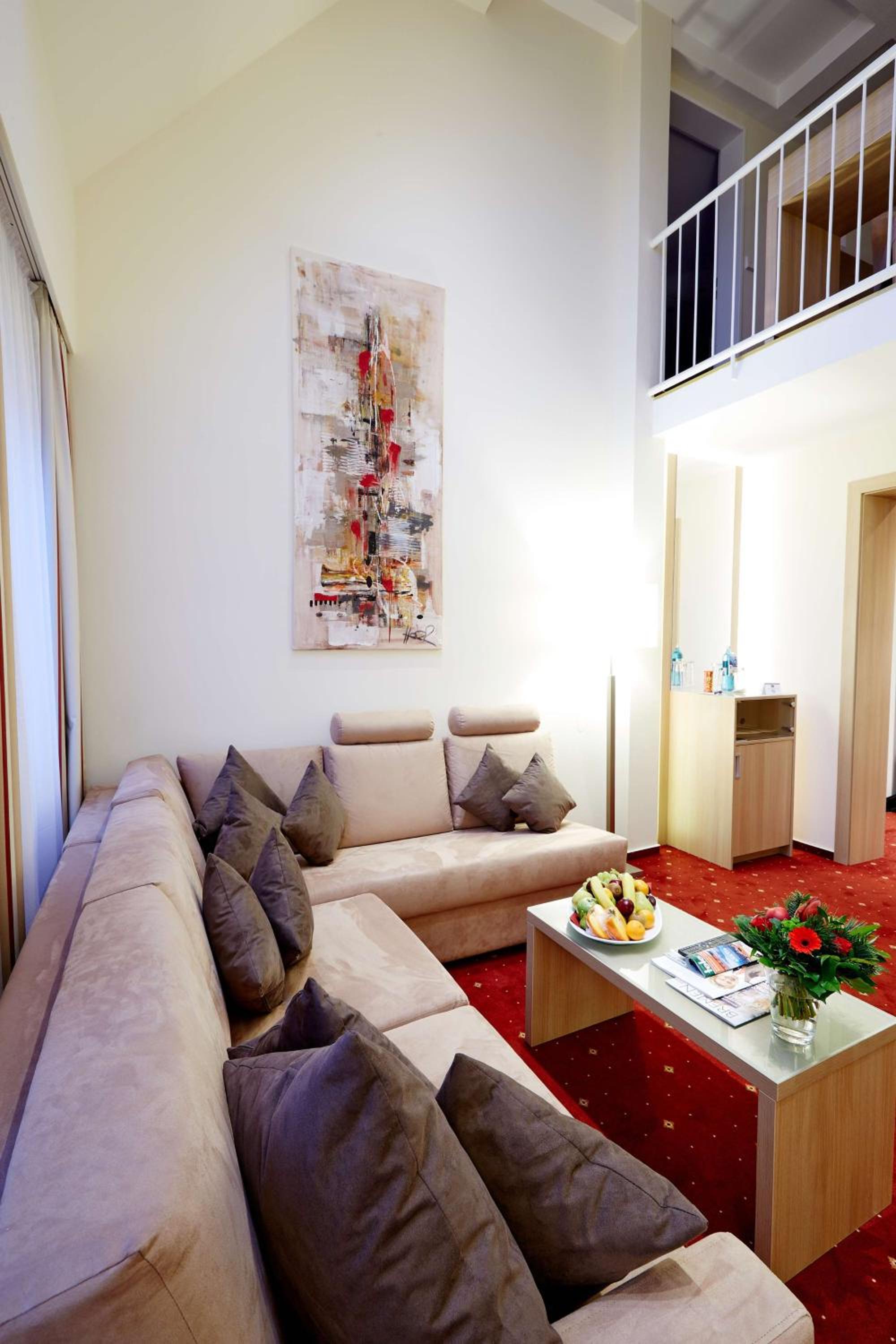 Suite - Photo 4