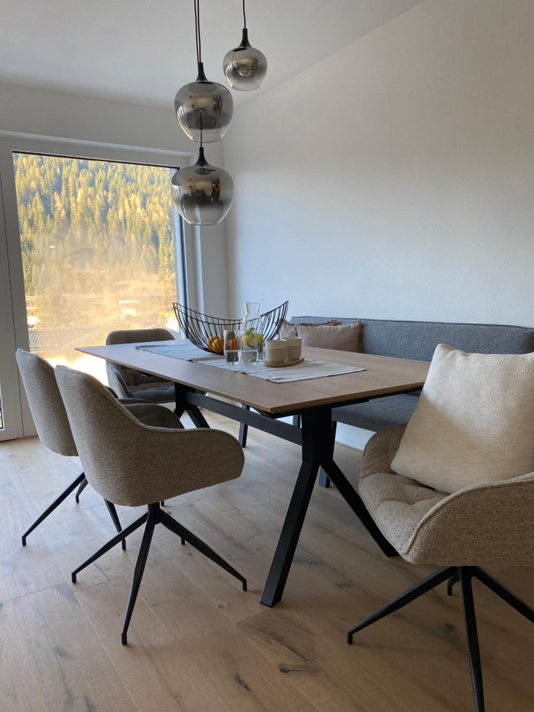 Two-Bedroom Apartment with View photo 3