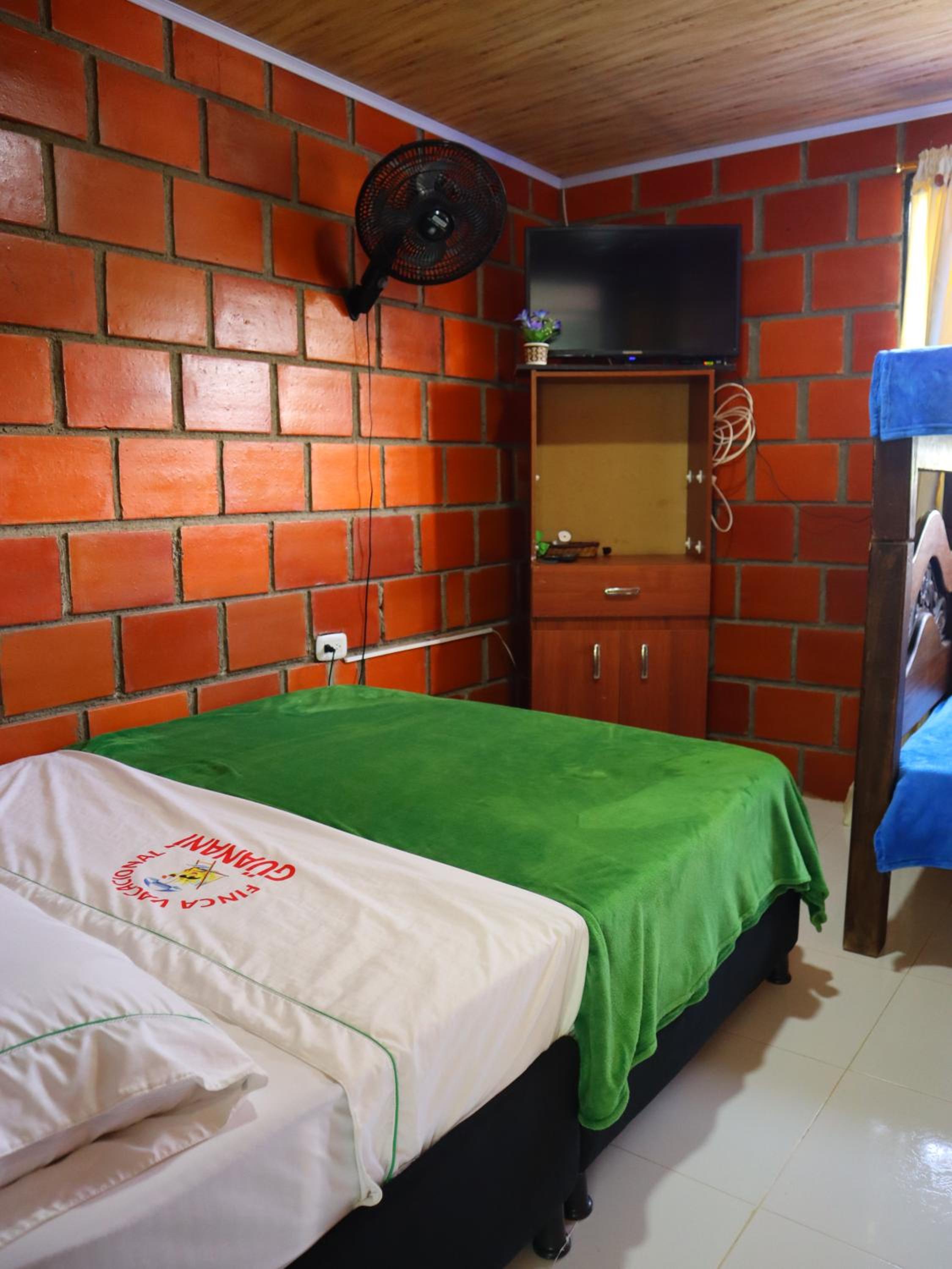 Basic Triple Room photo 3