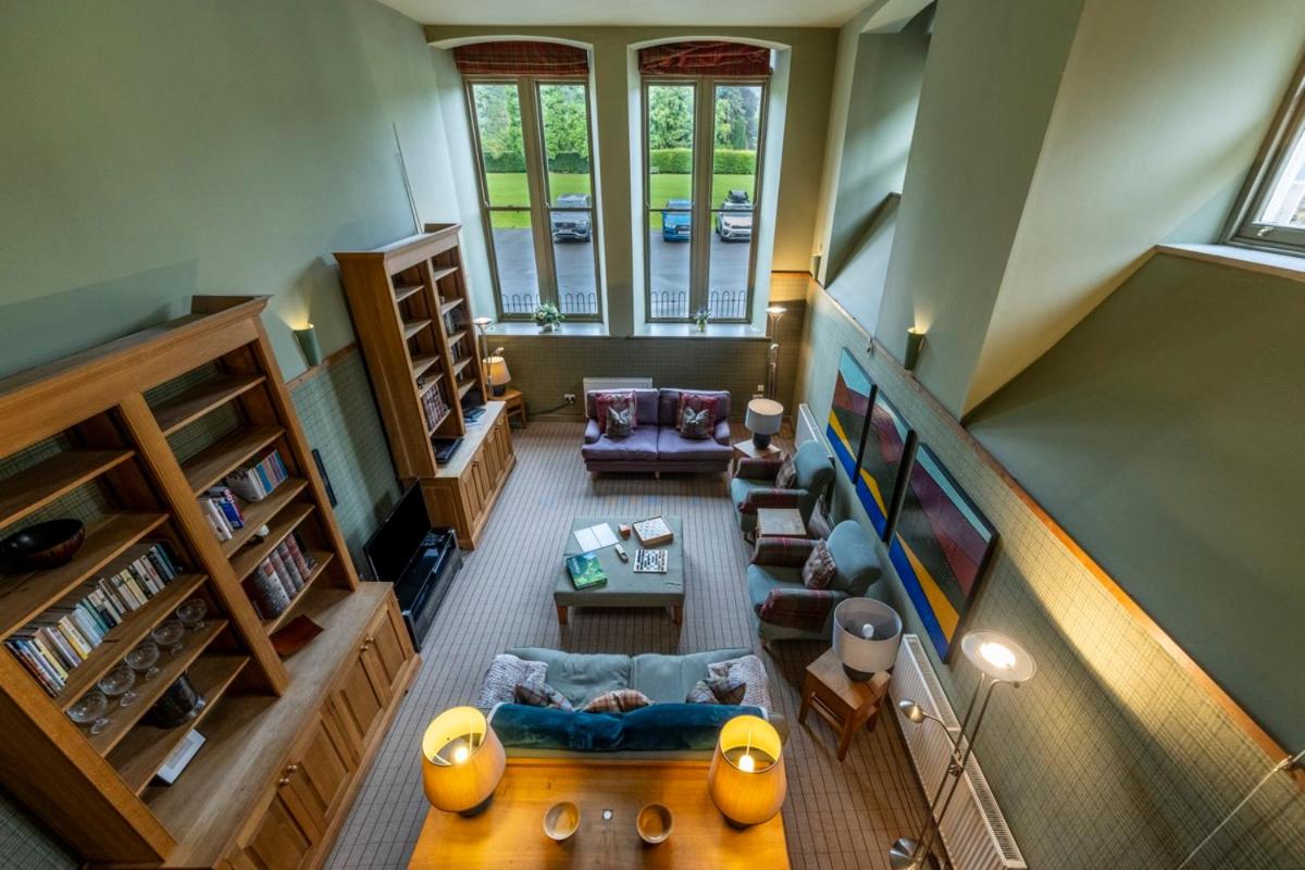 Three-Bedroom Apartment photo 1