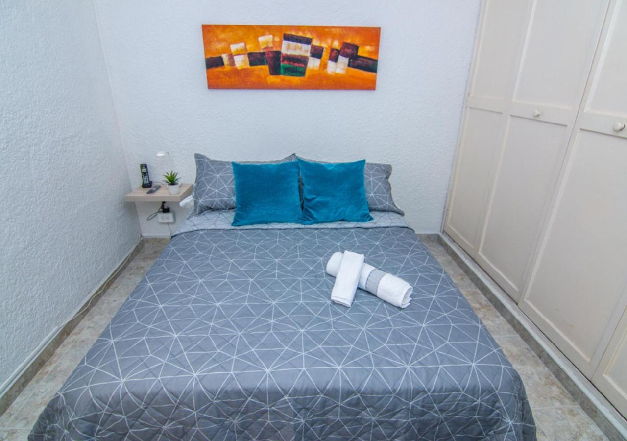 Standard Single Room with Shared Bathroom photo 2