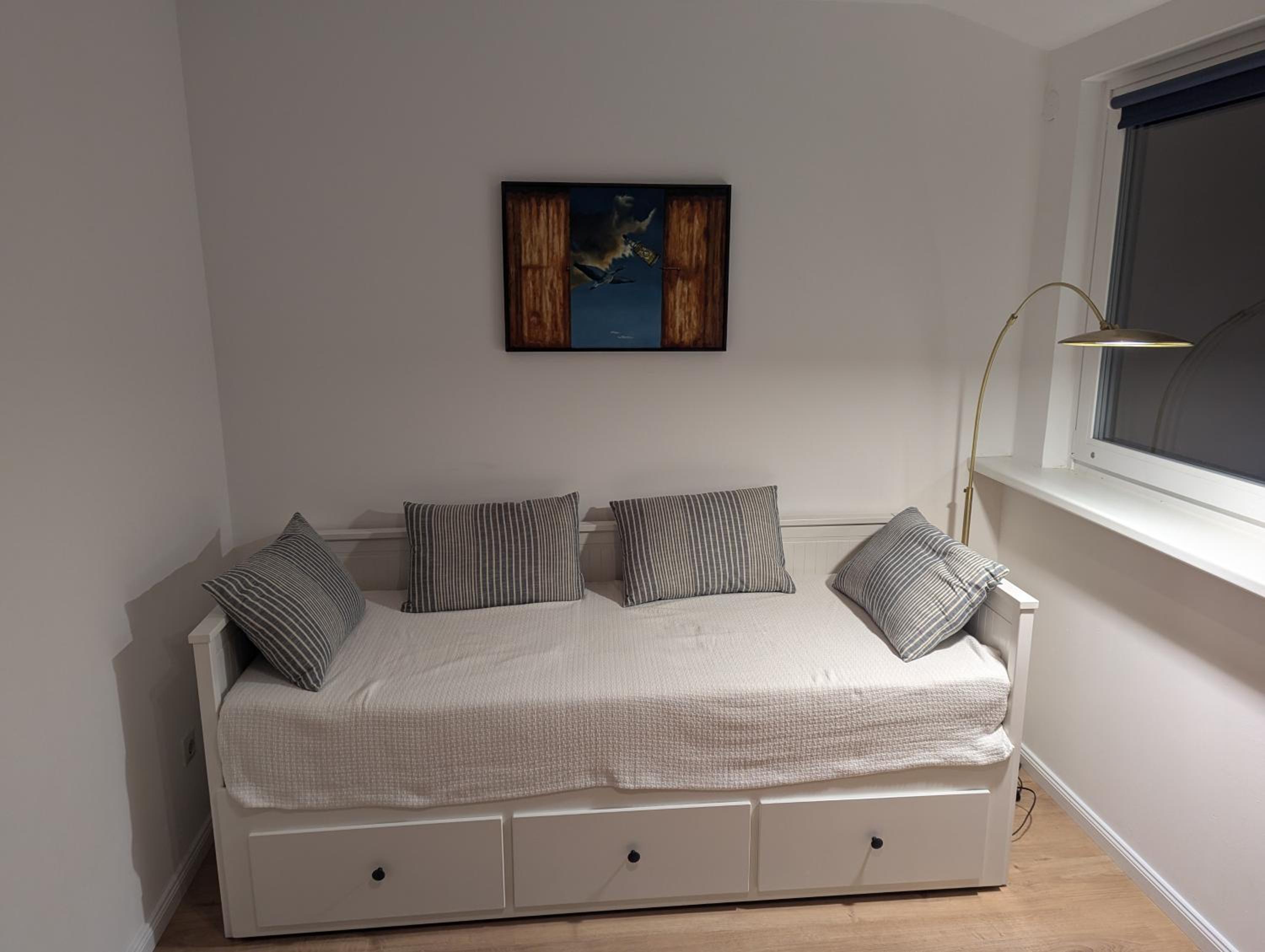 One-Bedroom Apartment photo 1