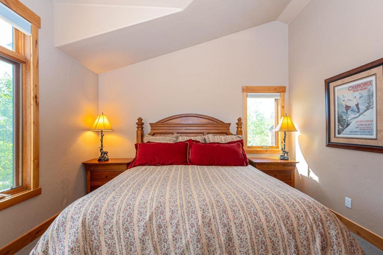 Four-Bedroom House photo 1