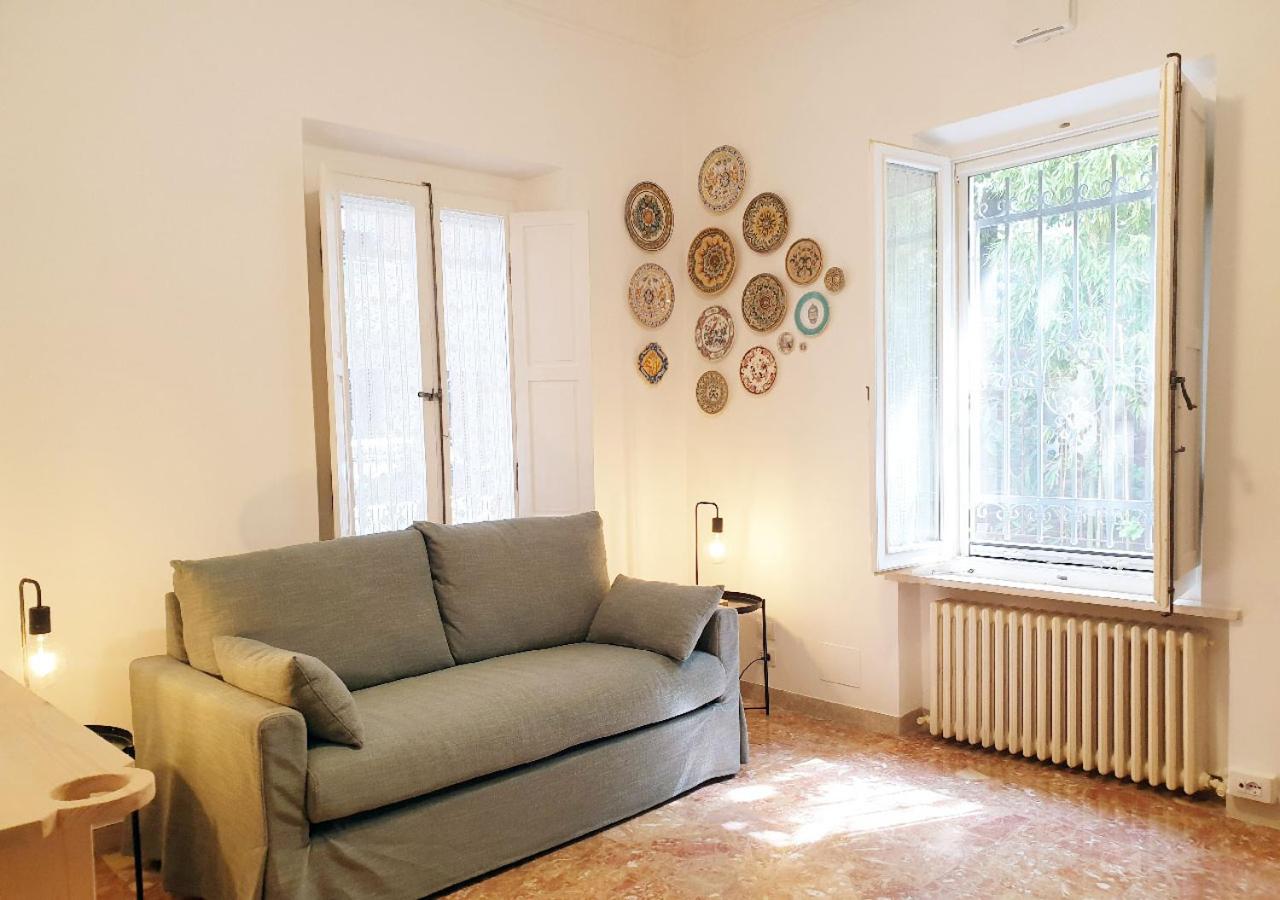 One-Bedroom Apartment with Garden