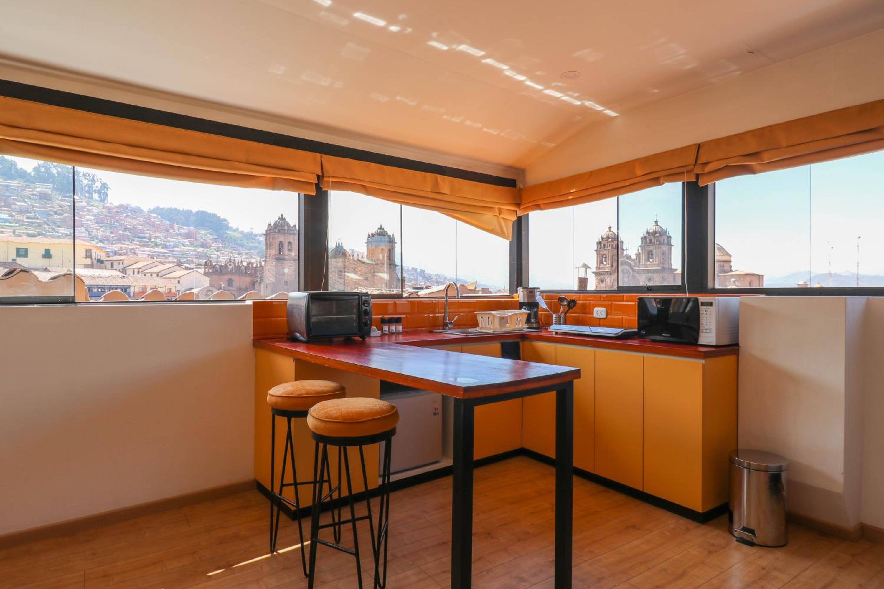 One-Bedroom Apartment with View