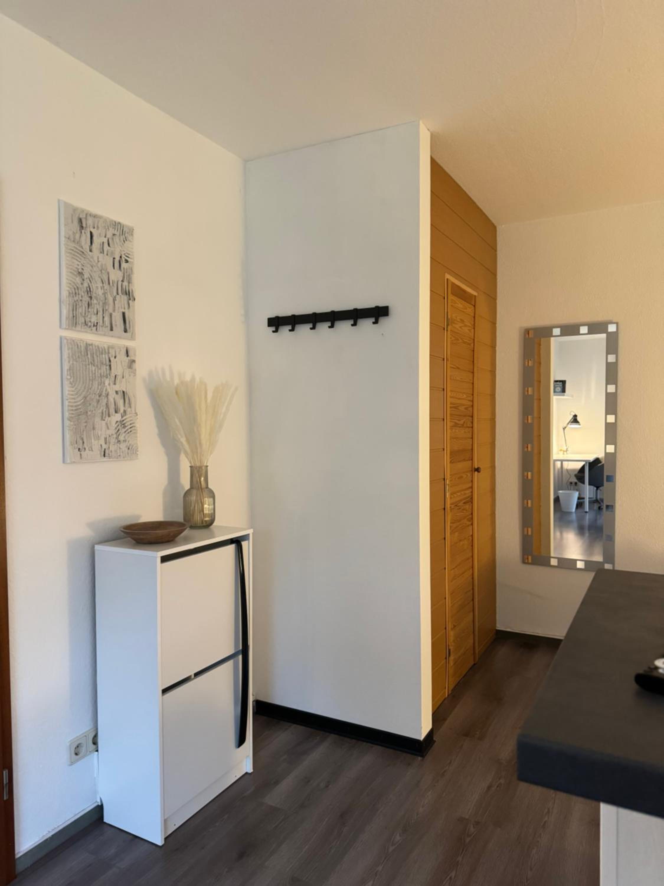 One-Bedroom Apartment photo 2