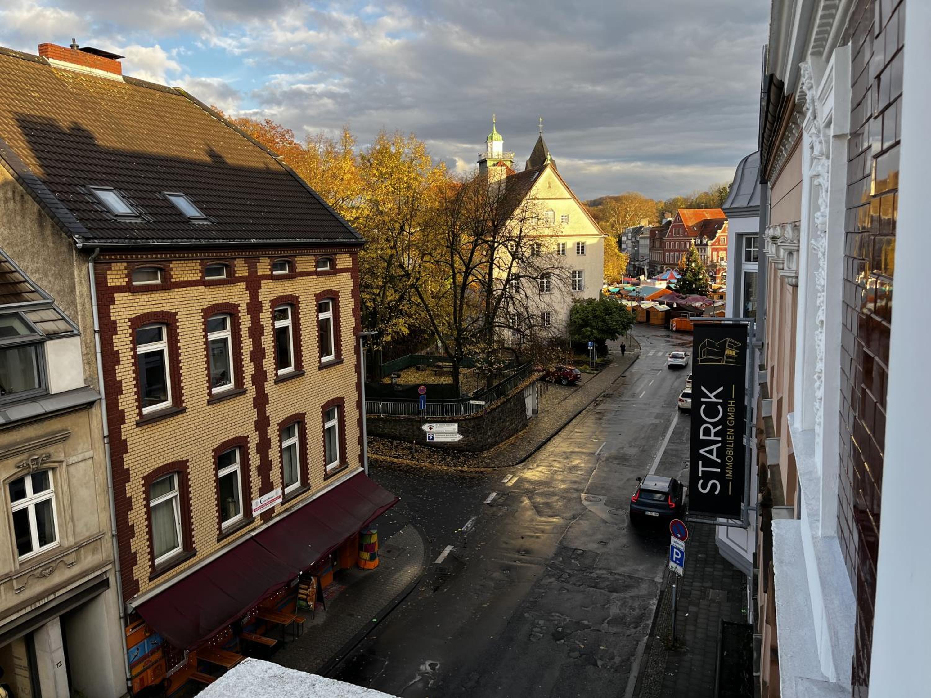 Three-Bedroom Apartment With Balcony photo 3