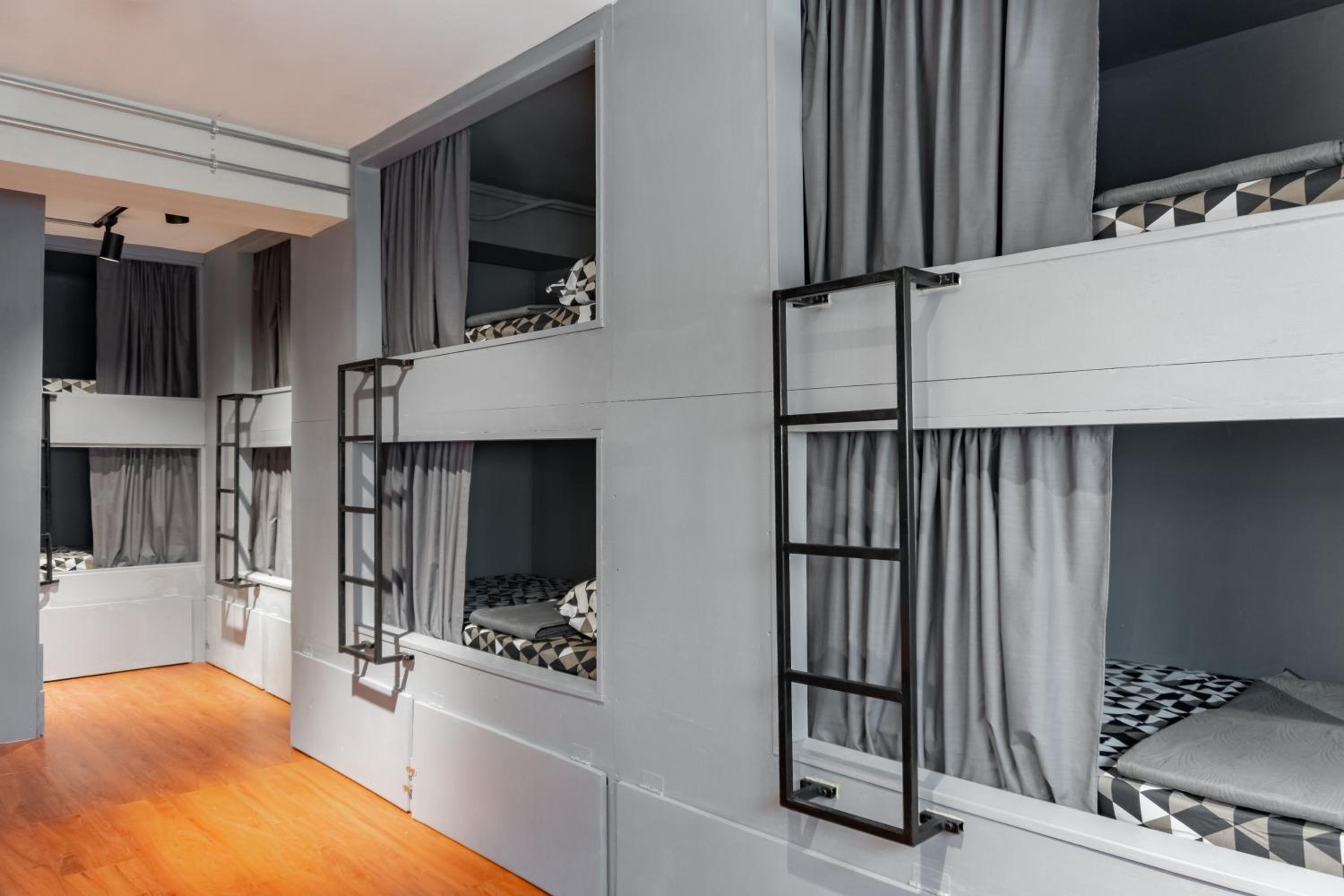 Bed in 10-Bed Mixed Dormitory Room photo 1