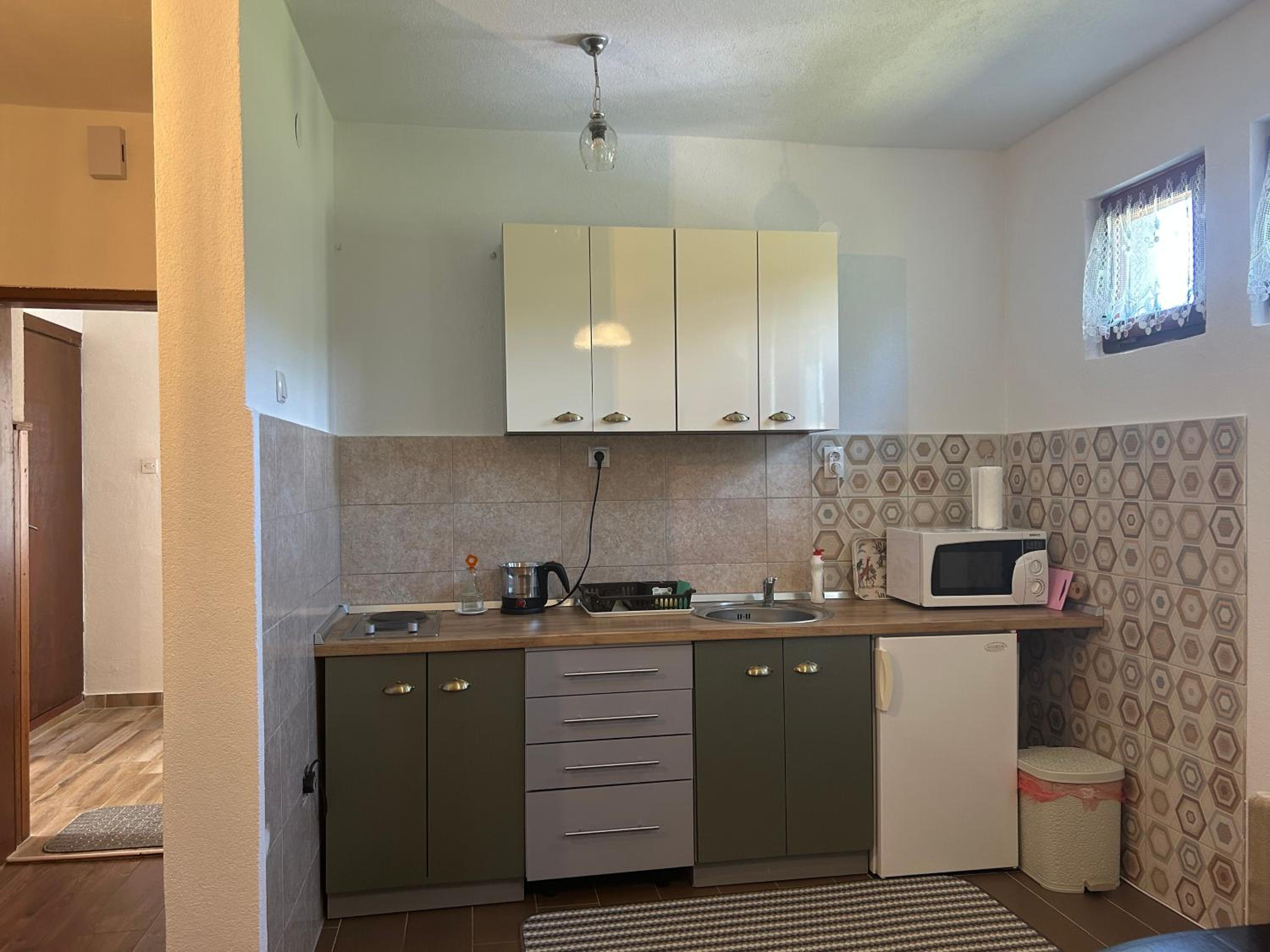 Apartment with Balcony - Photo 9