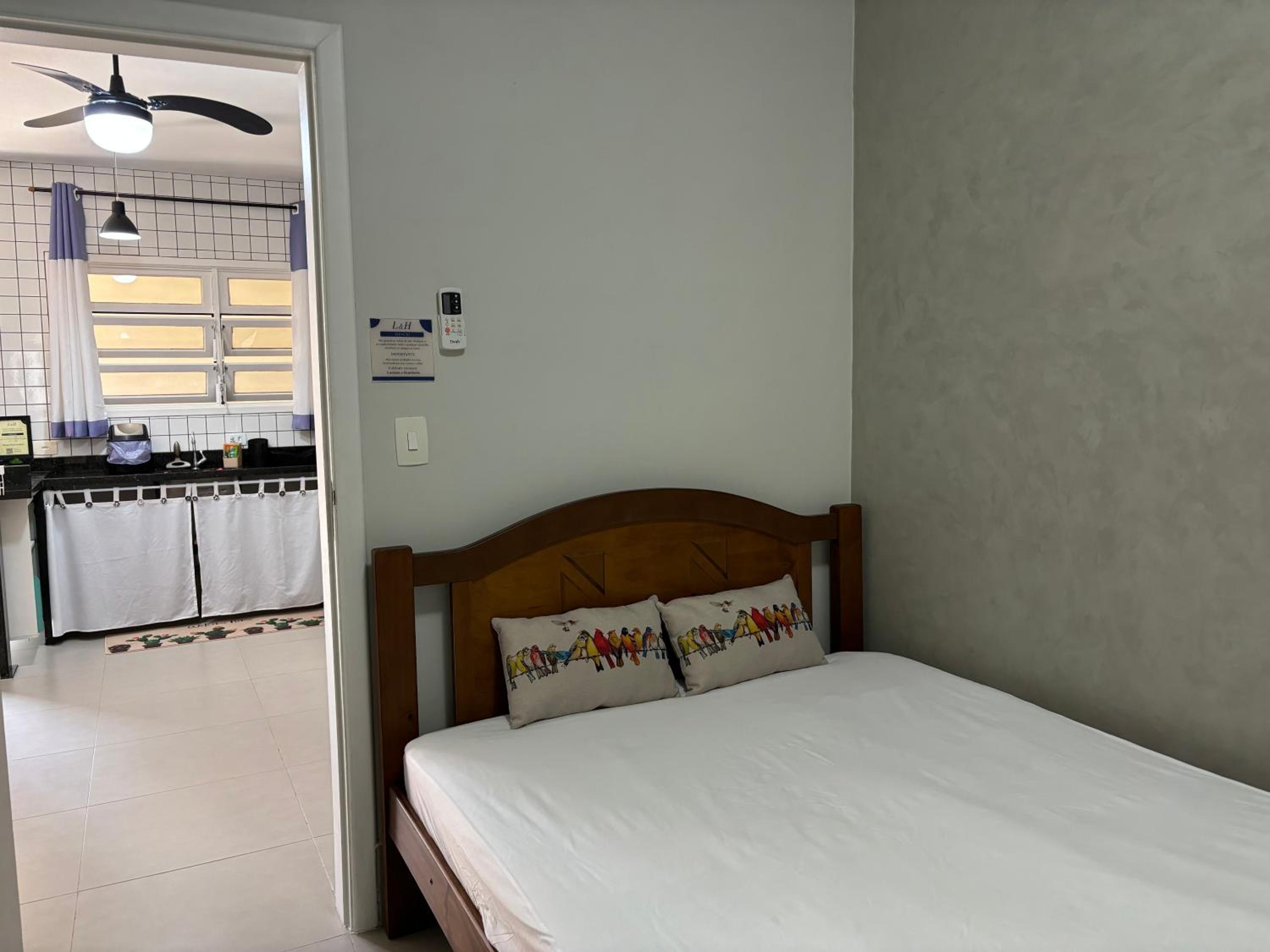 One-Bedroom House photo 1