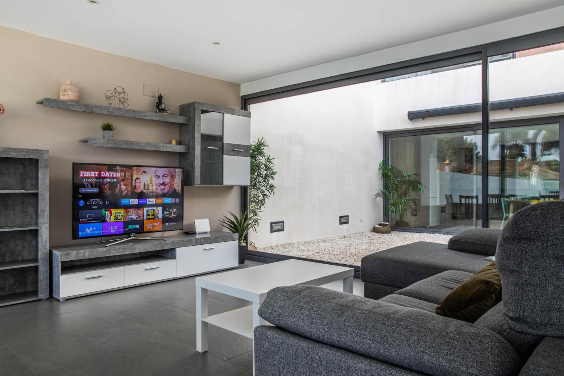 Villa photo 2