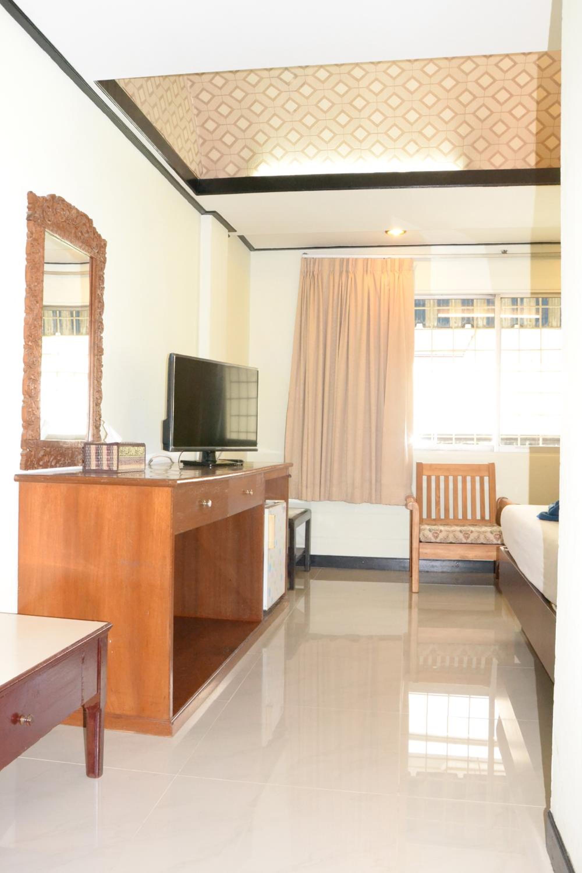 Budget Double Room photo 3