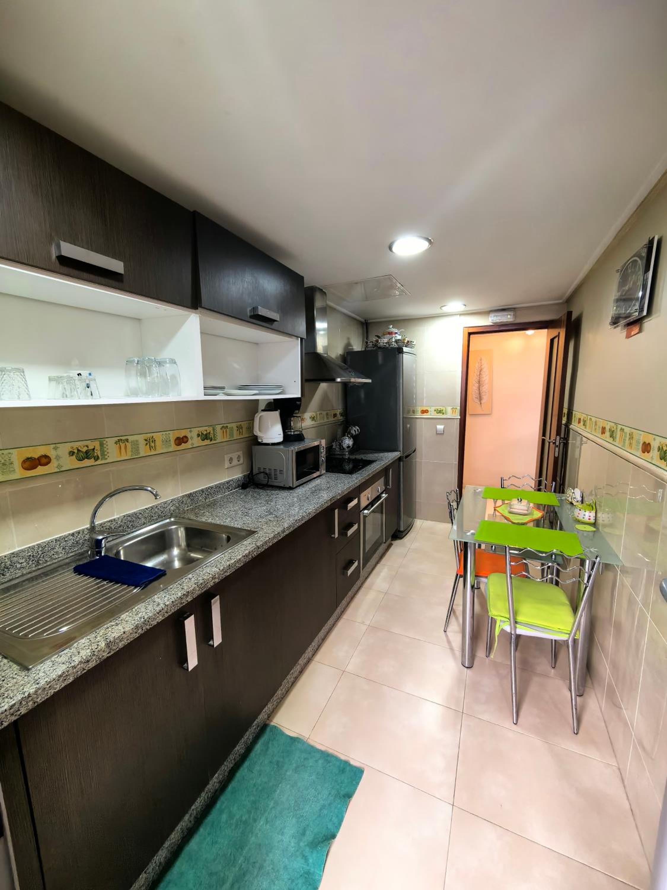 One-Bedroom Apartment - Photo 2