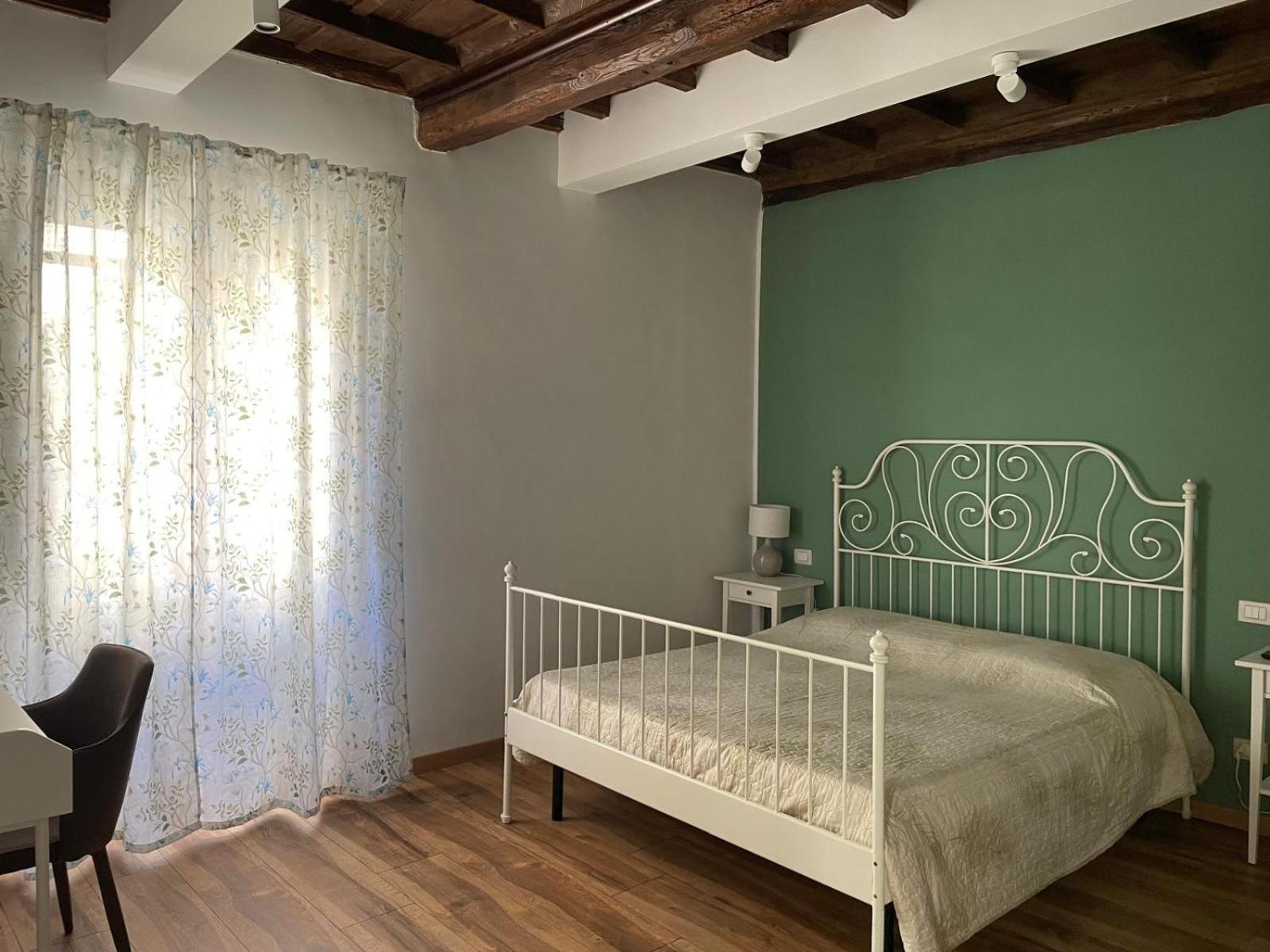 One-Bedroom House photo 1