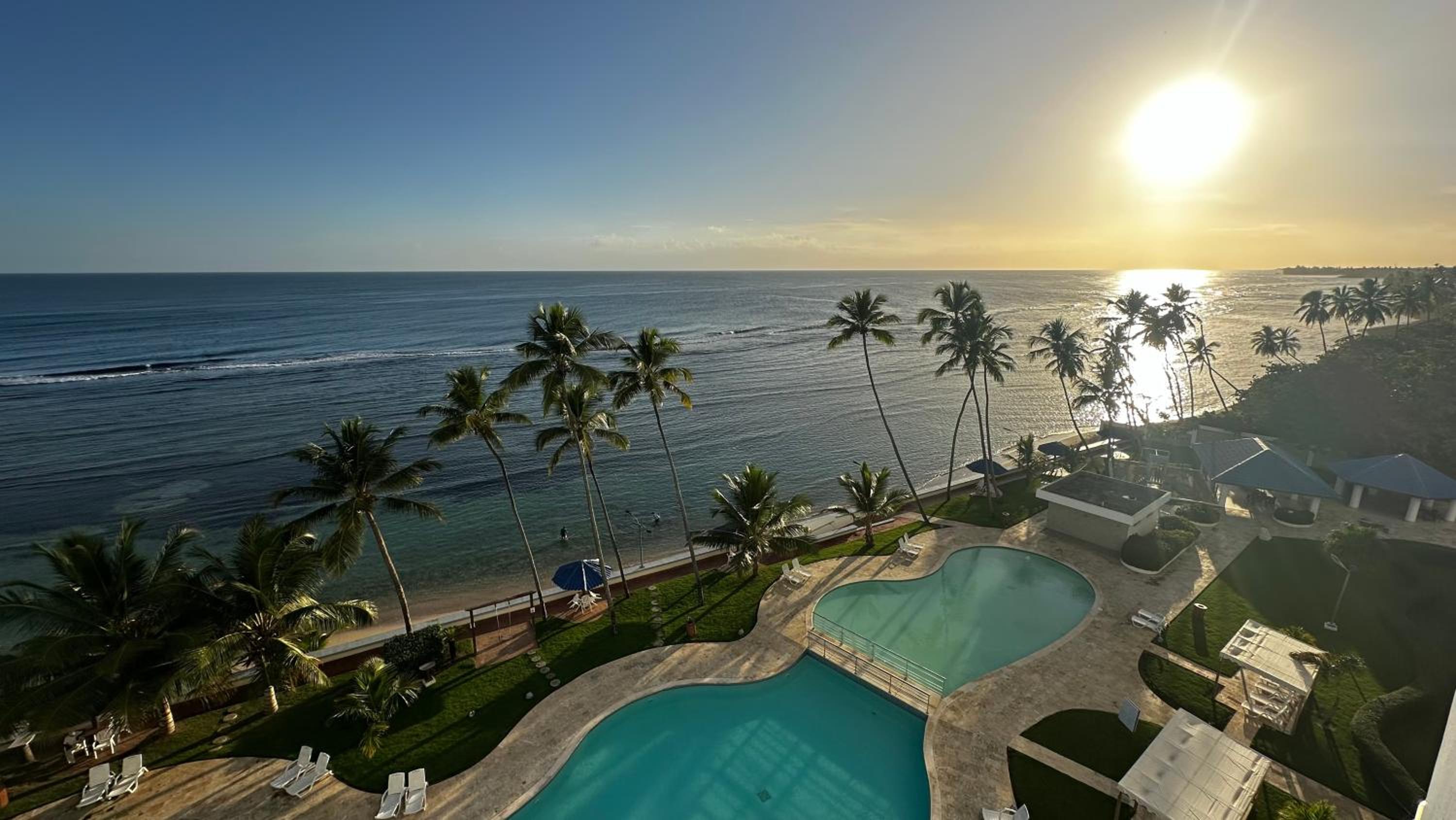 Three-Bedroom Apartment With Water View photo 3