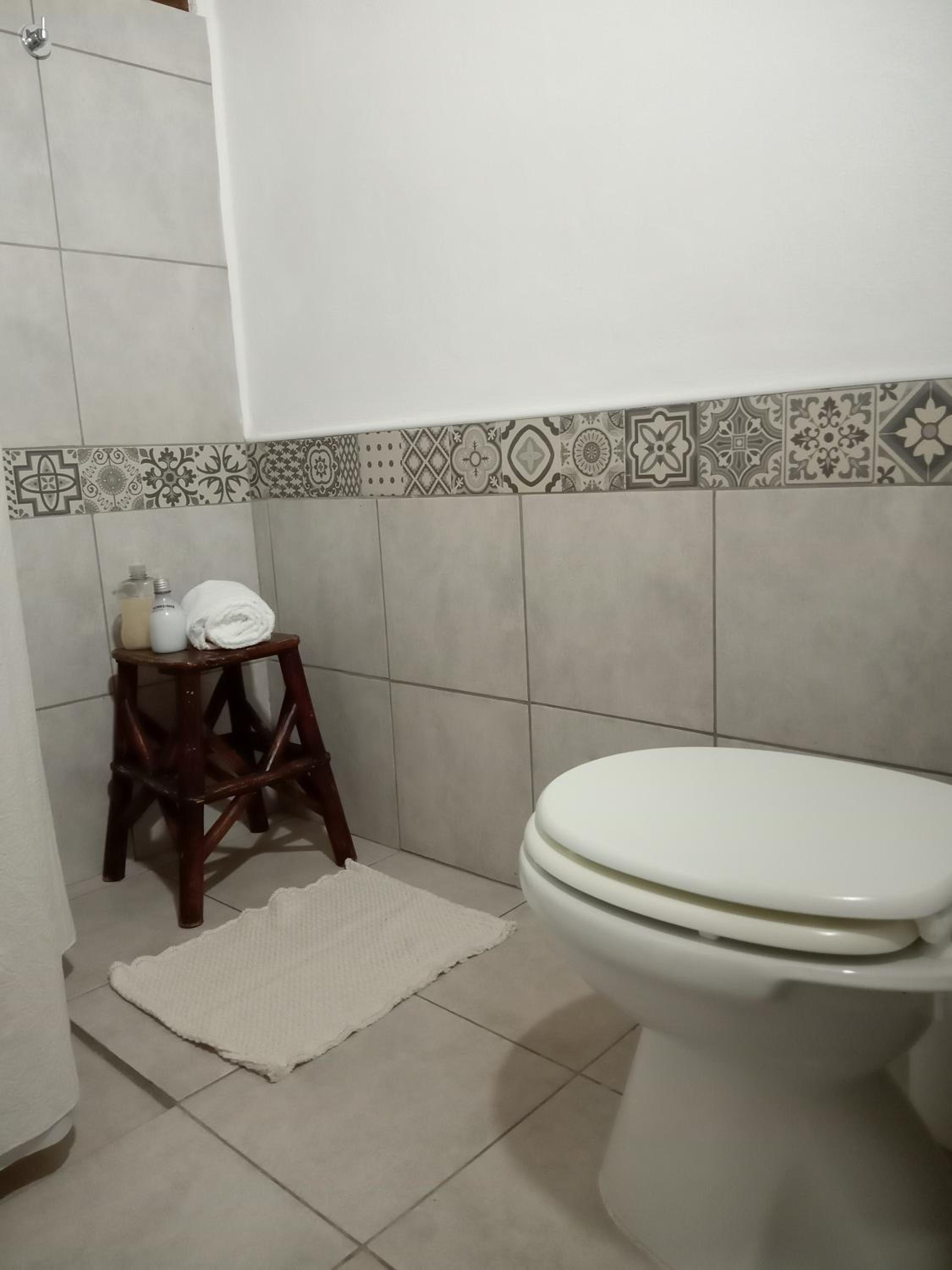 Family Room with Private Bathroom photo 3