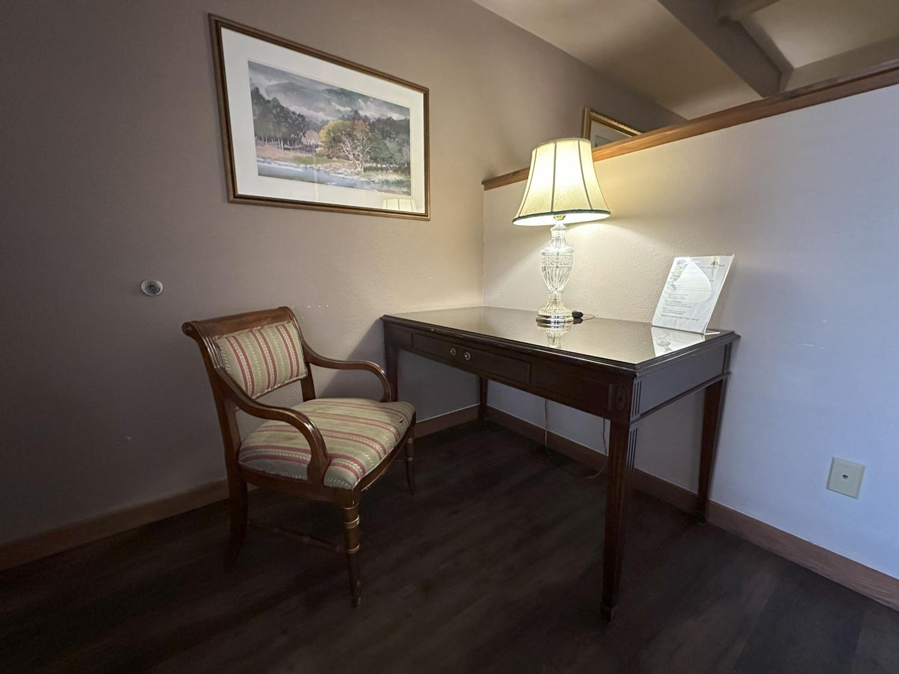 Queen Room with Two Queen Beds - Non-Smoking - Photo 10