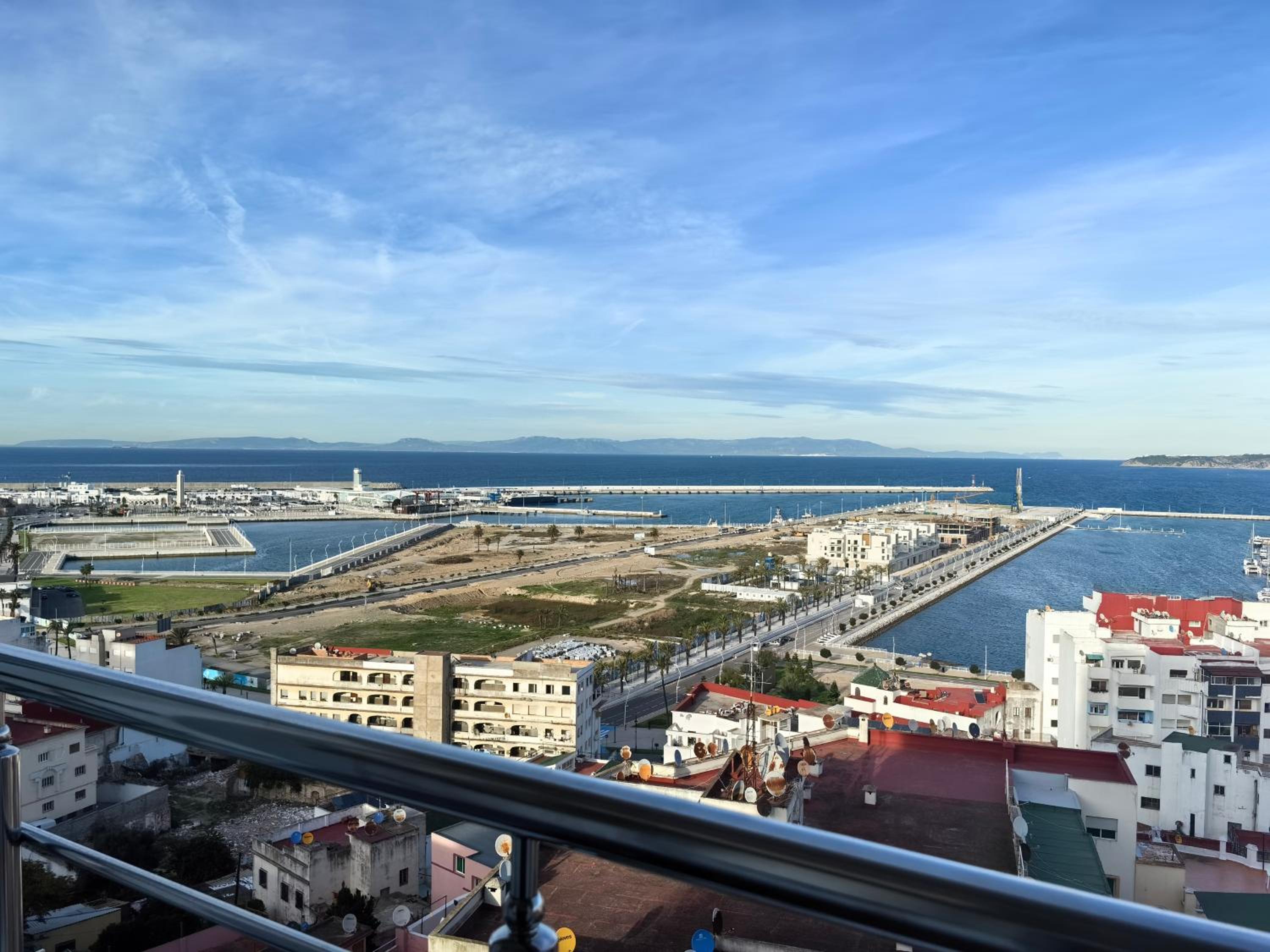 One-Bedroom Apartment with Sea View - Photo 10