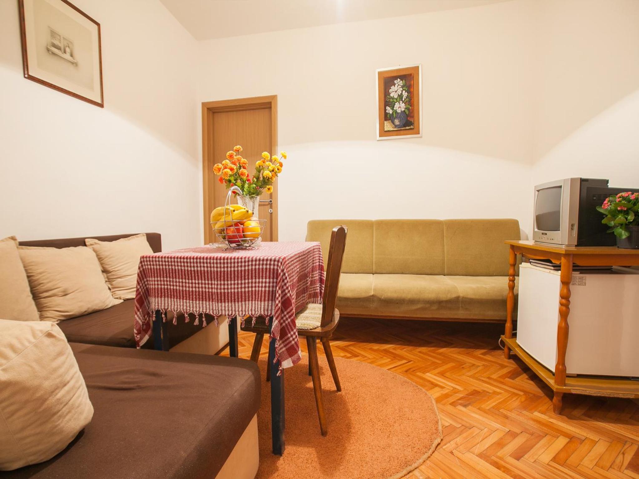 One-Bedroom Apartment photo 3