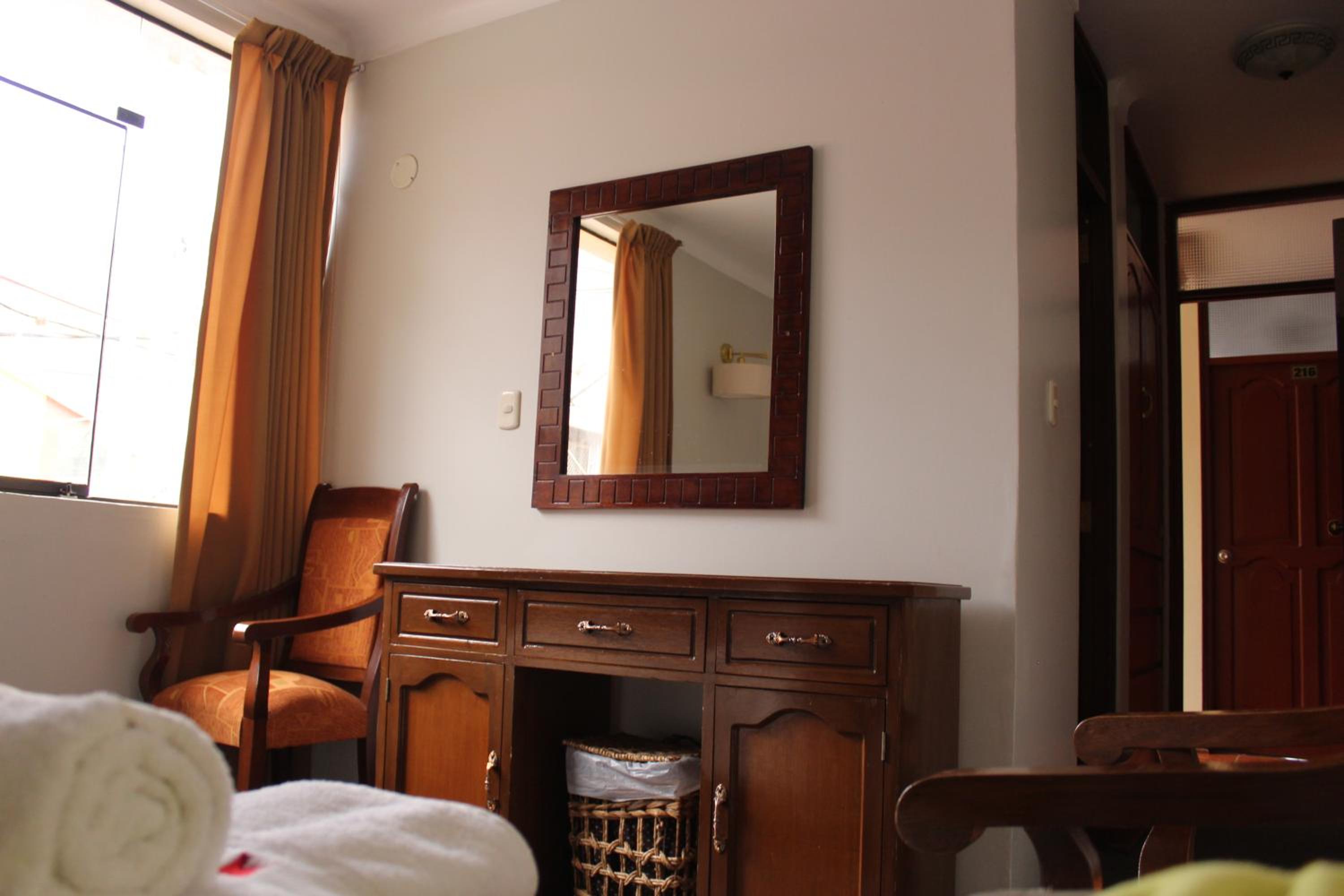 Economy Twin Room photo 1