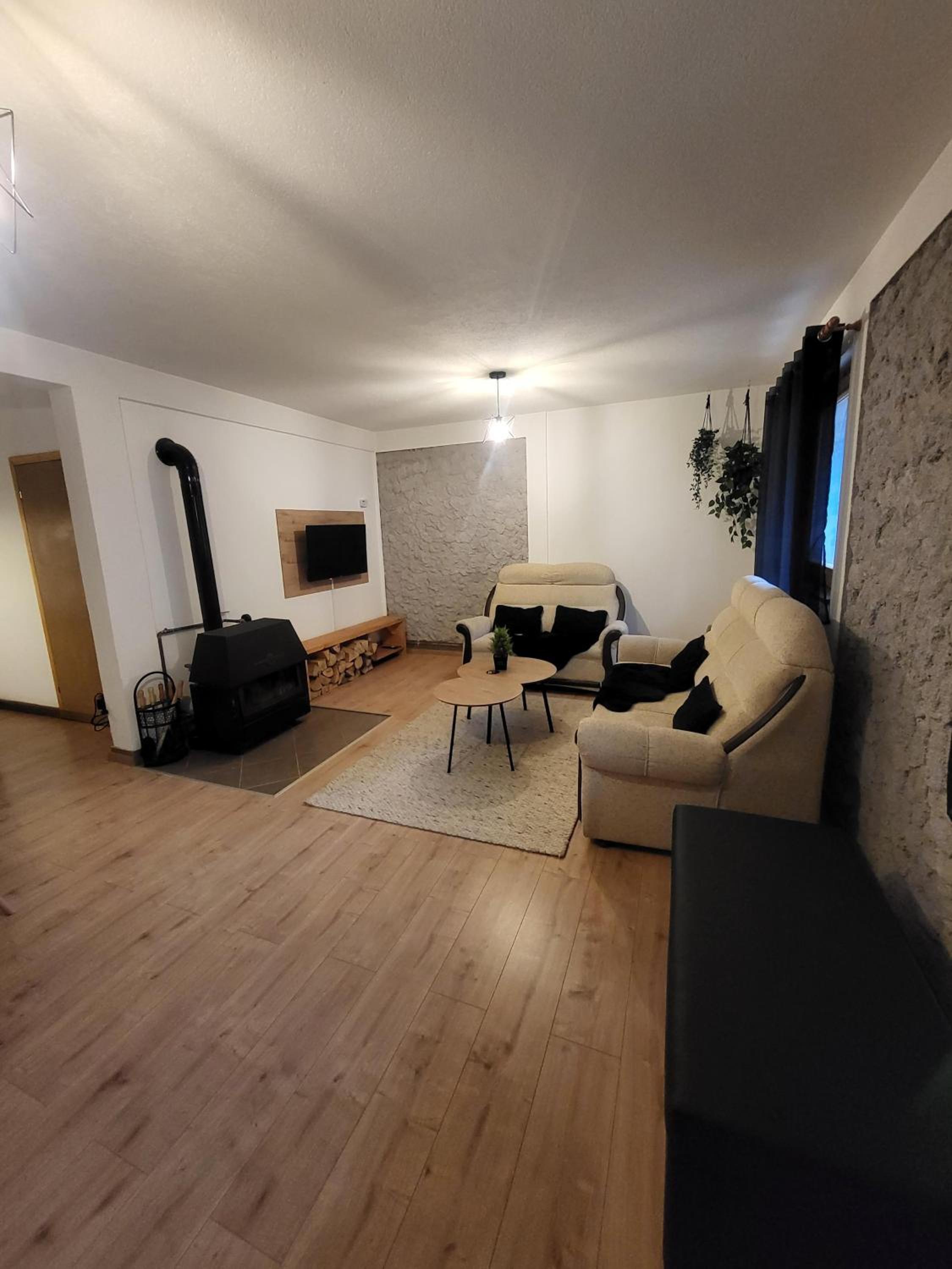 One-Bedroom House photo 1