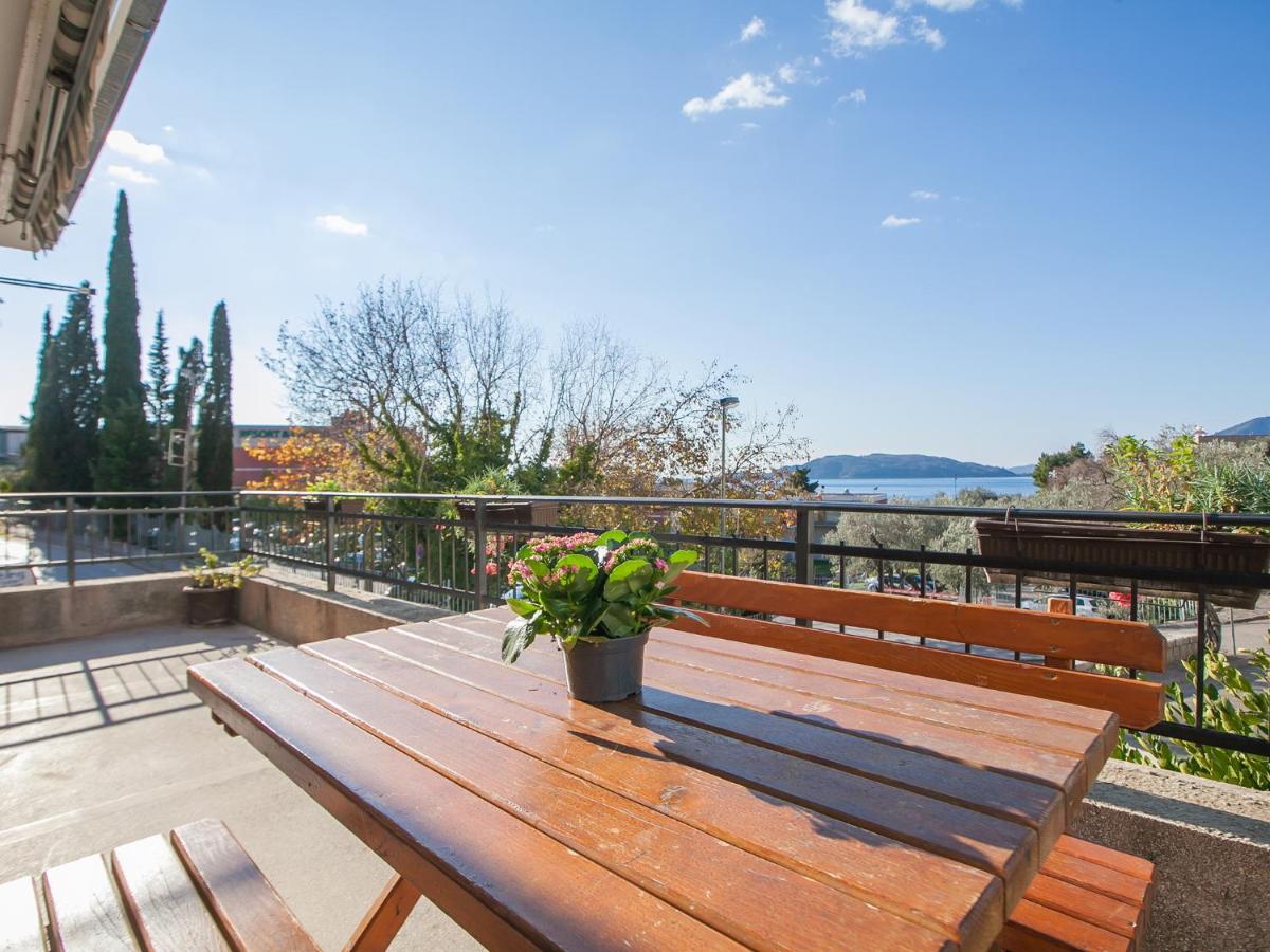 Comfort Two Bedroom Apartment with Sea View photo 3