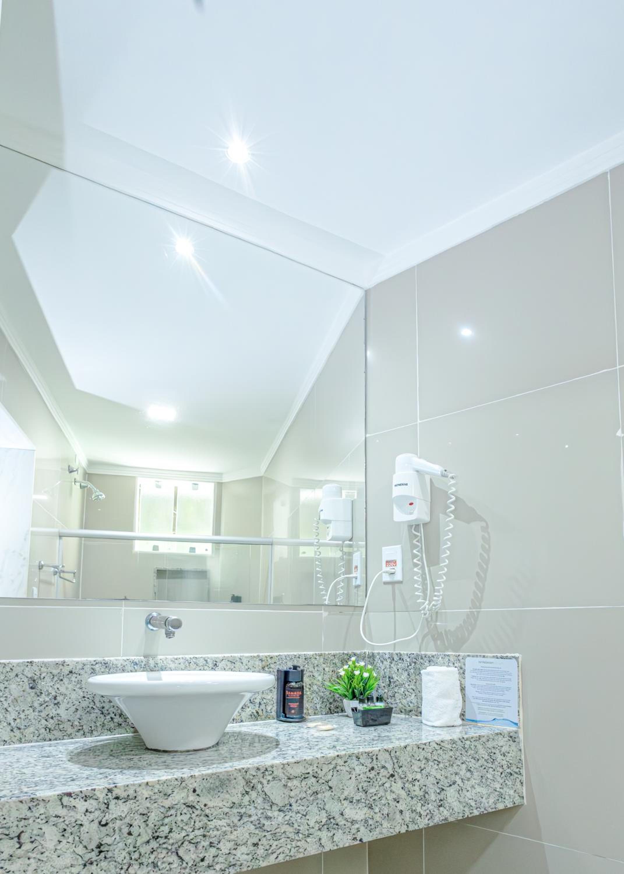 Standard Triple Room - Photo 2