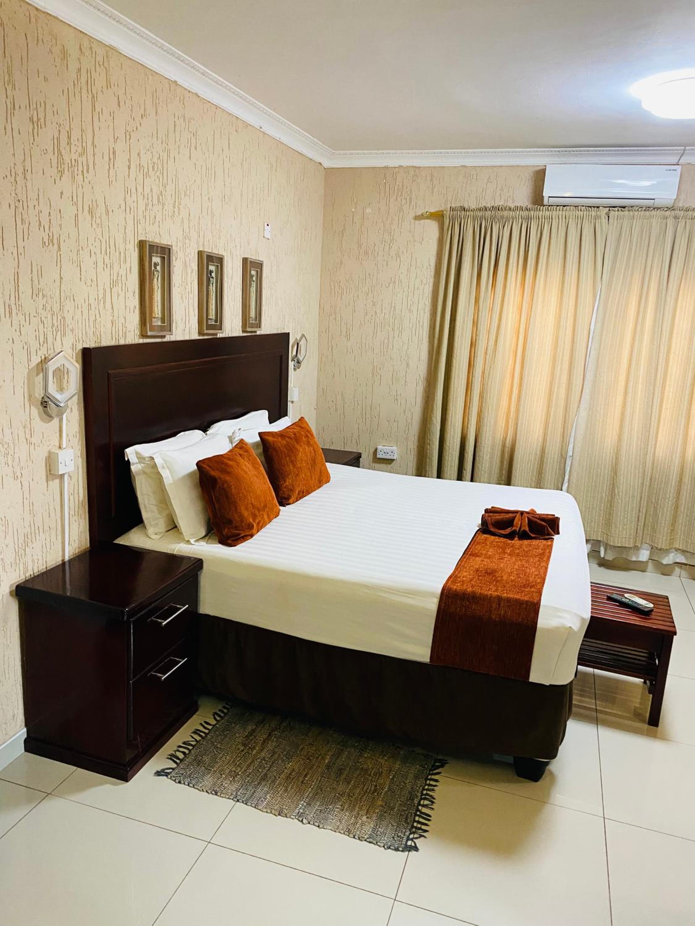 Budget Double Or Twin Room photo 3