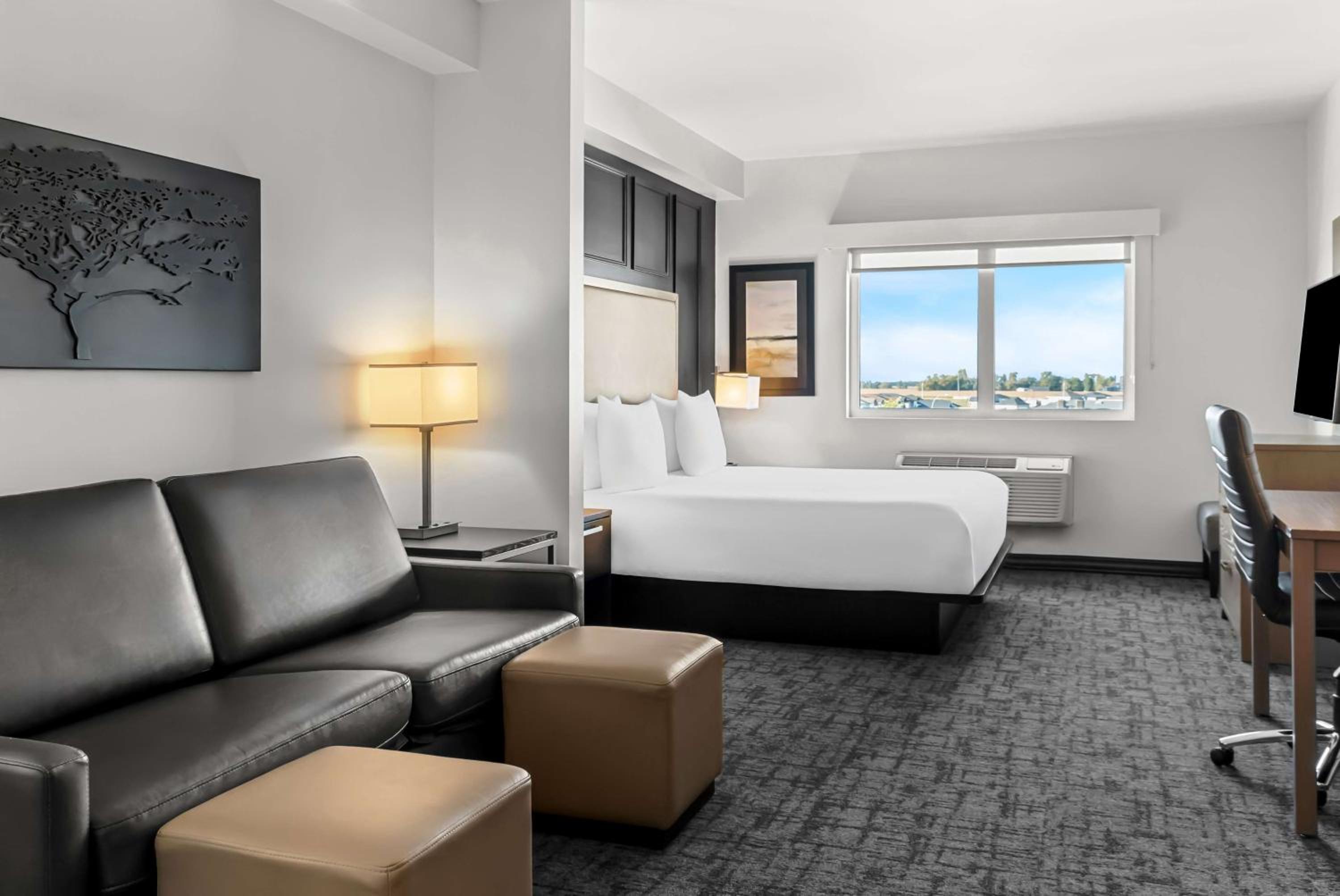 King Suite - Photo 4