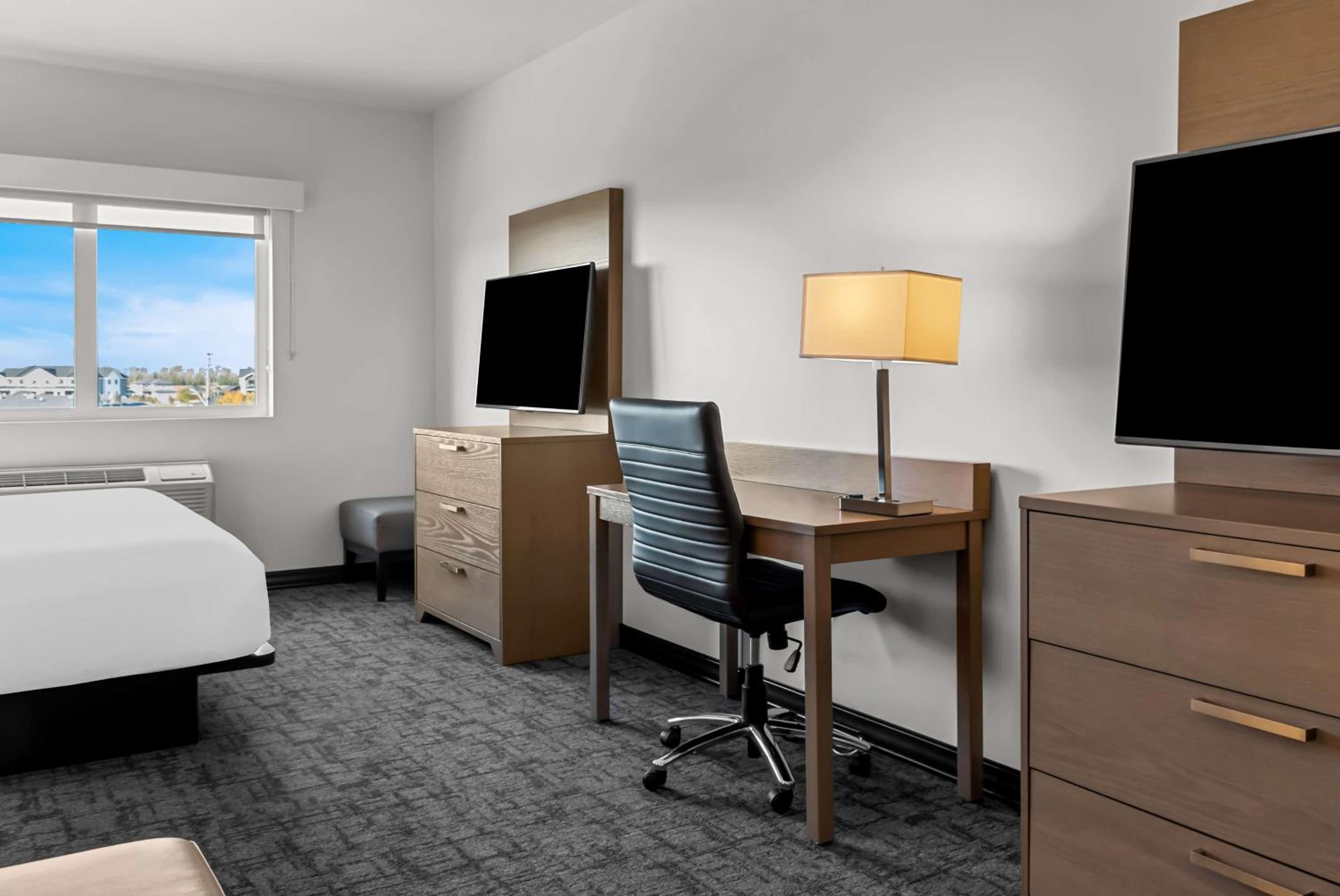 King Suite - Photo 3