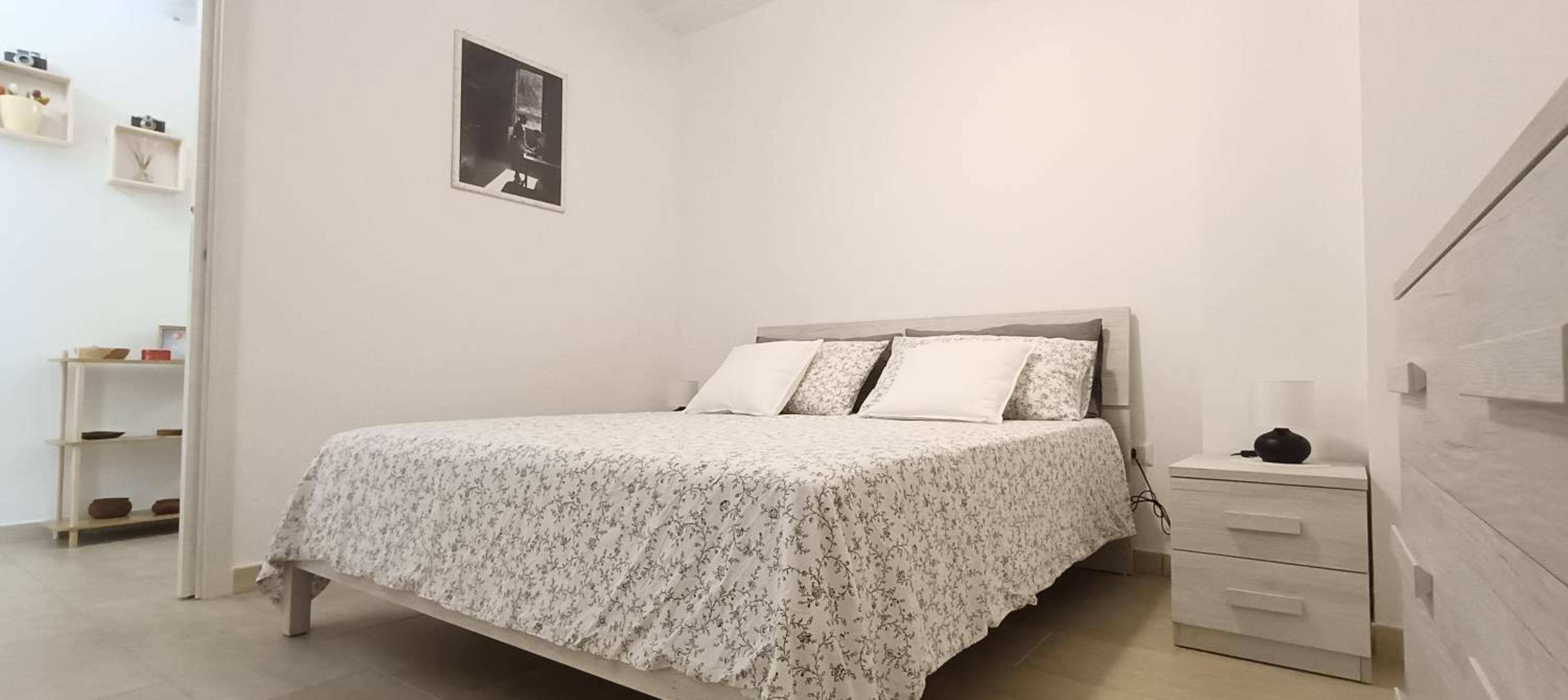 One-Bedroom Apartment photo 2