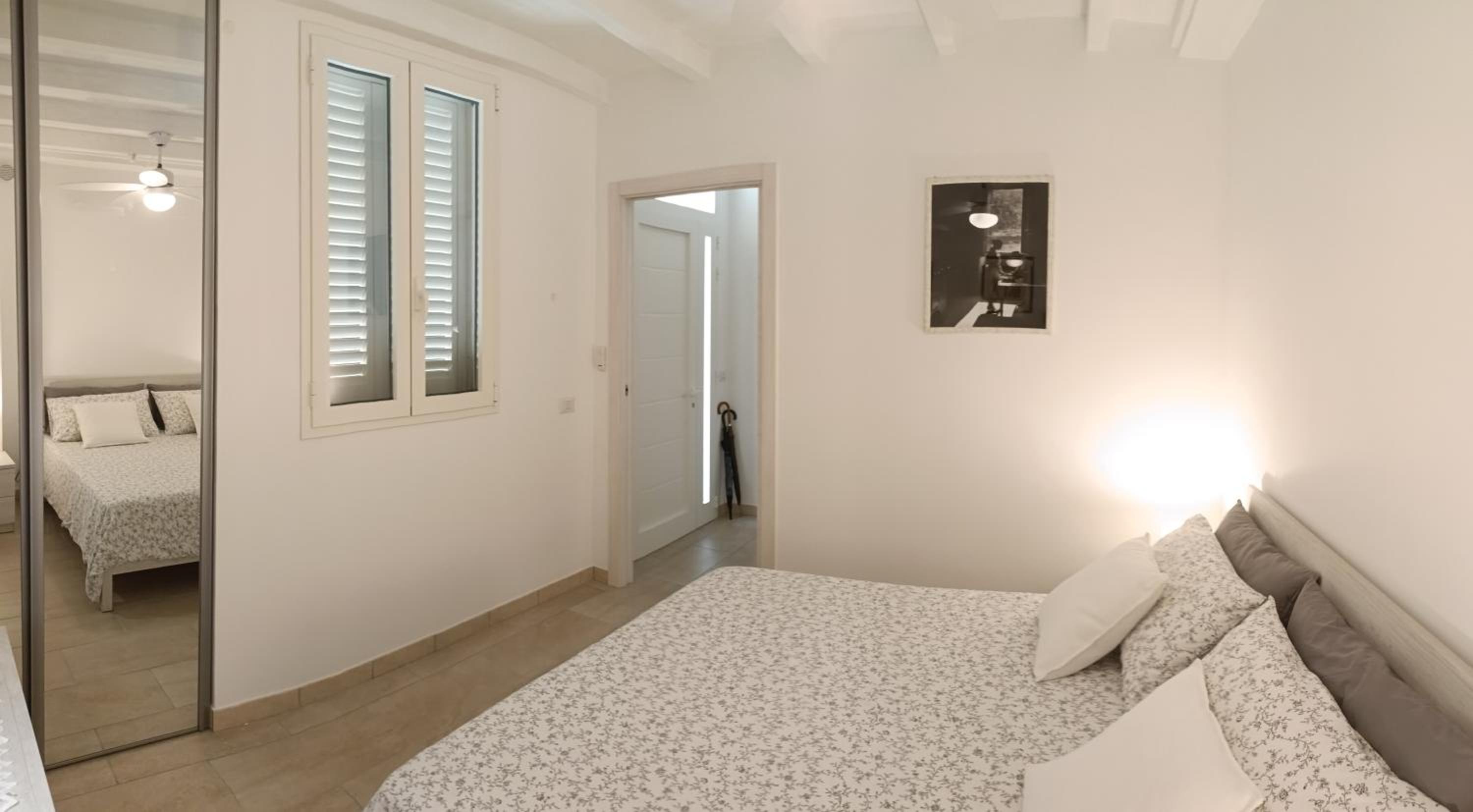 One-Bedroom Apartment photo 3