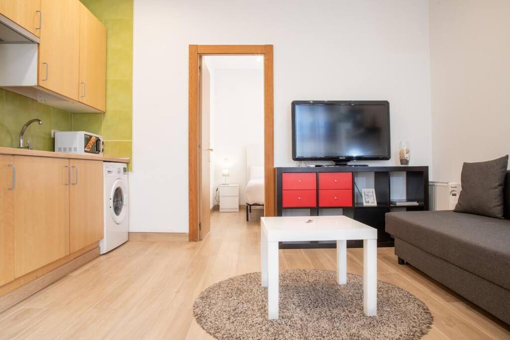 One-Bedroom Apartment photo 3