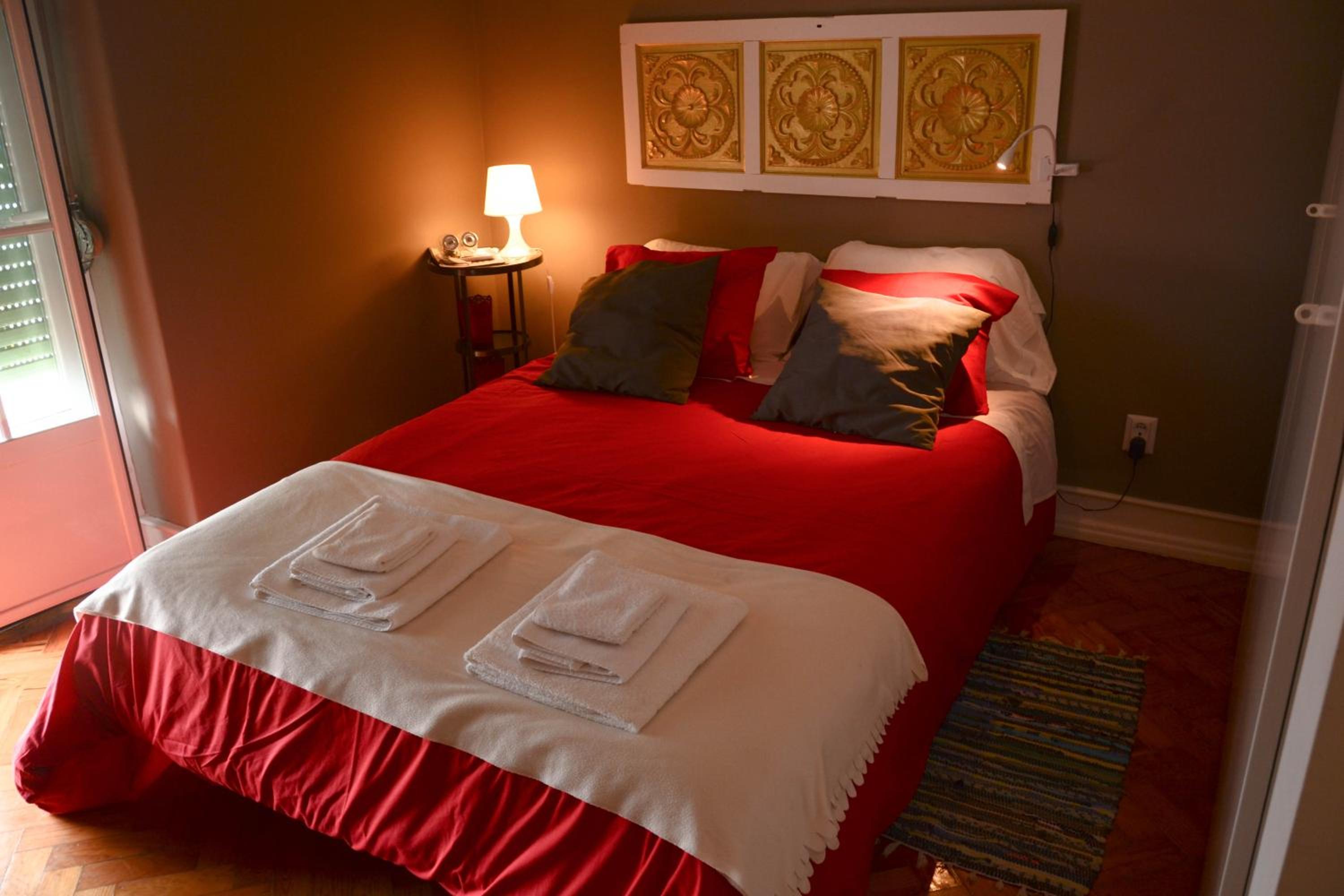 Double Room with Private Bathroom - Photo 18
