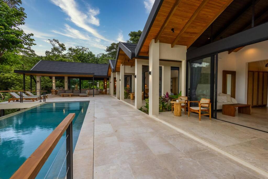 Villa with Private Pool photo 3