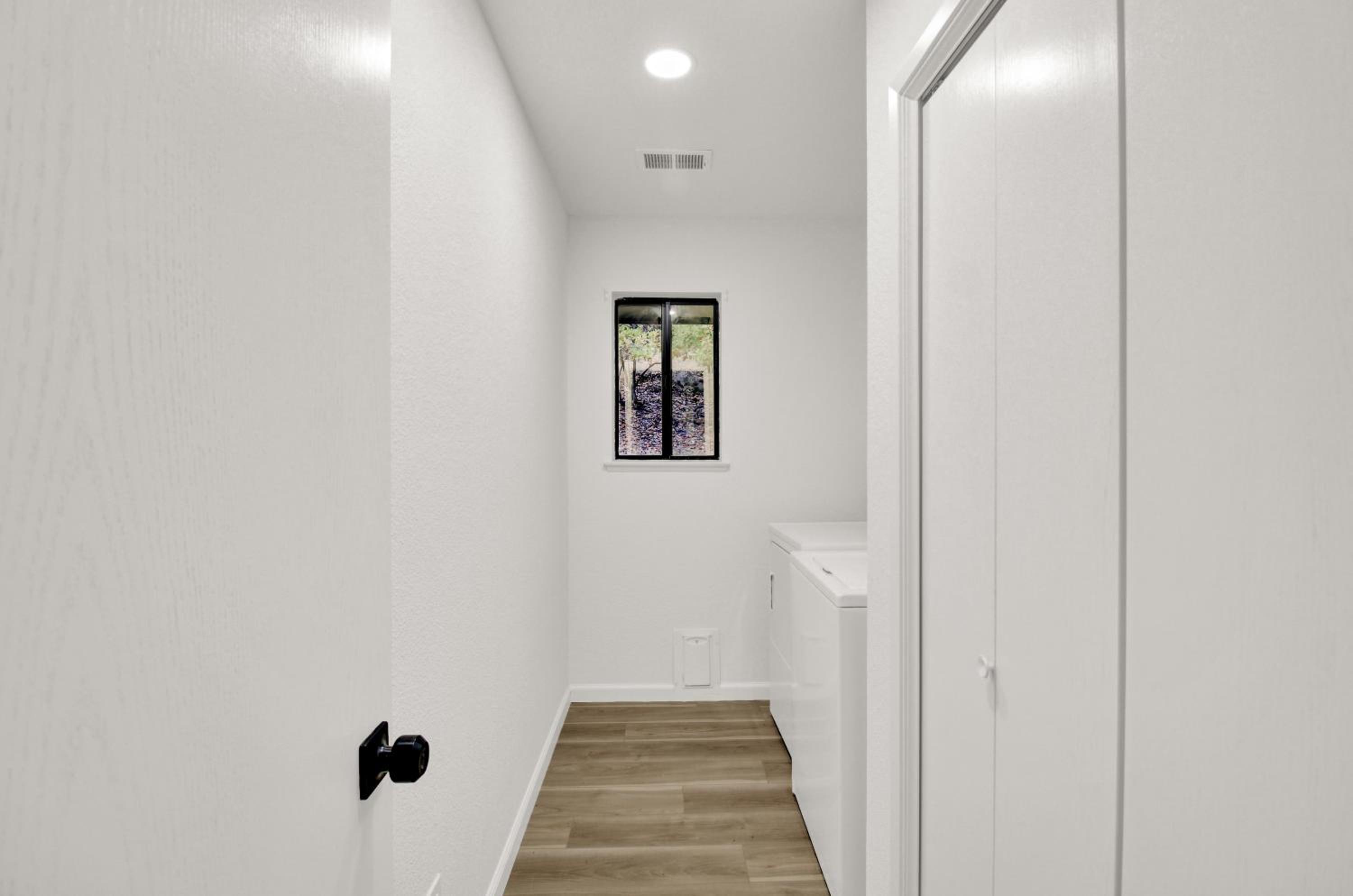 Three-Bedroom House photo 3
