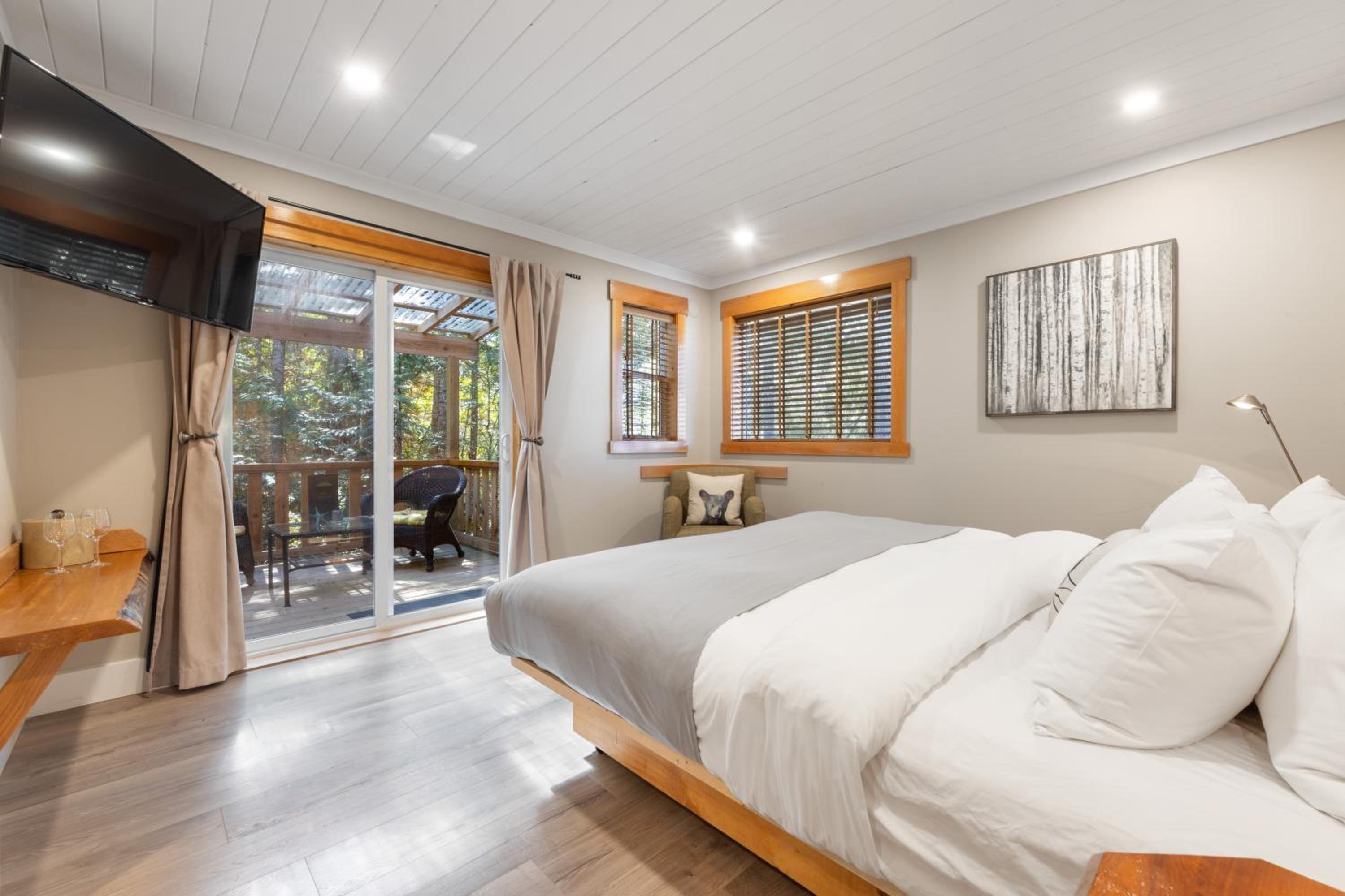 Standard King Room photo 1
