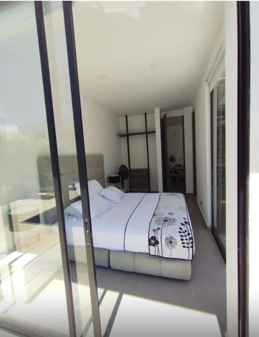Four-Bedroom House photo 3