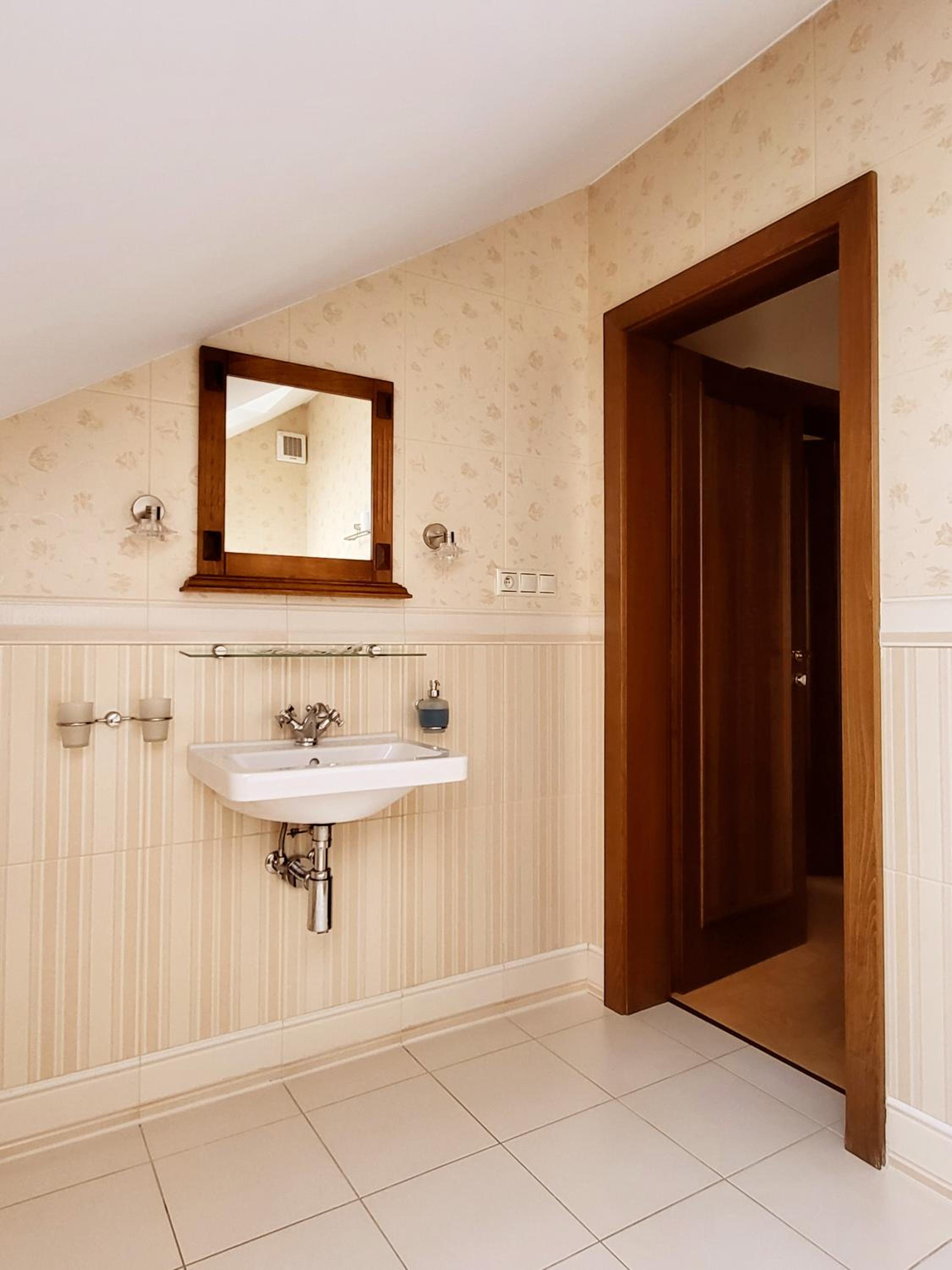 Suite - Photo 4