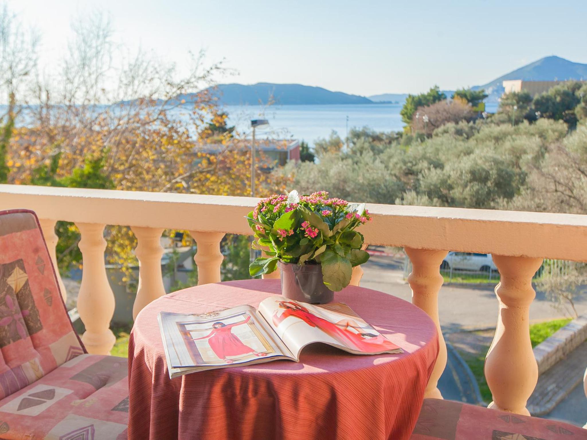 Double Room with Sea View (2 Adults+1 child) photo 2