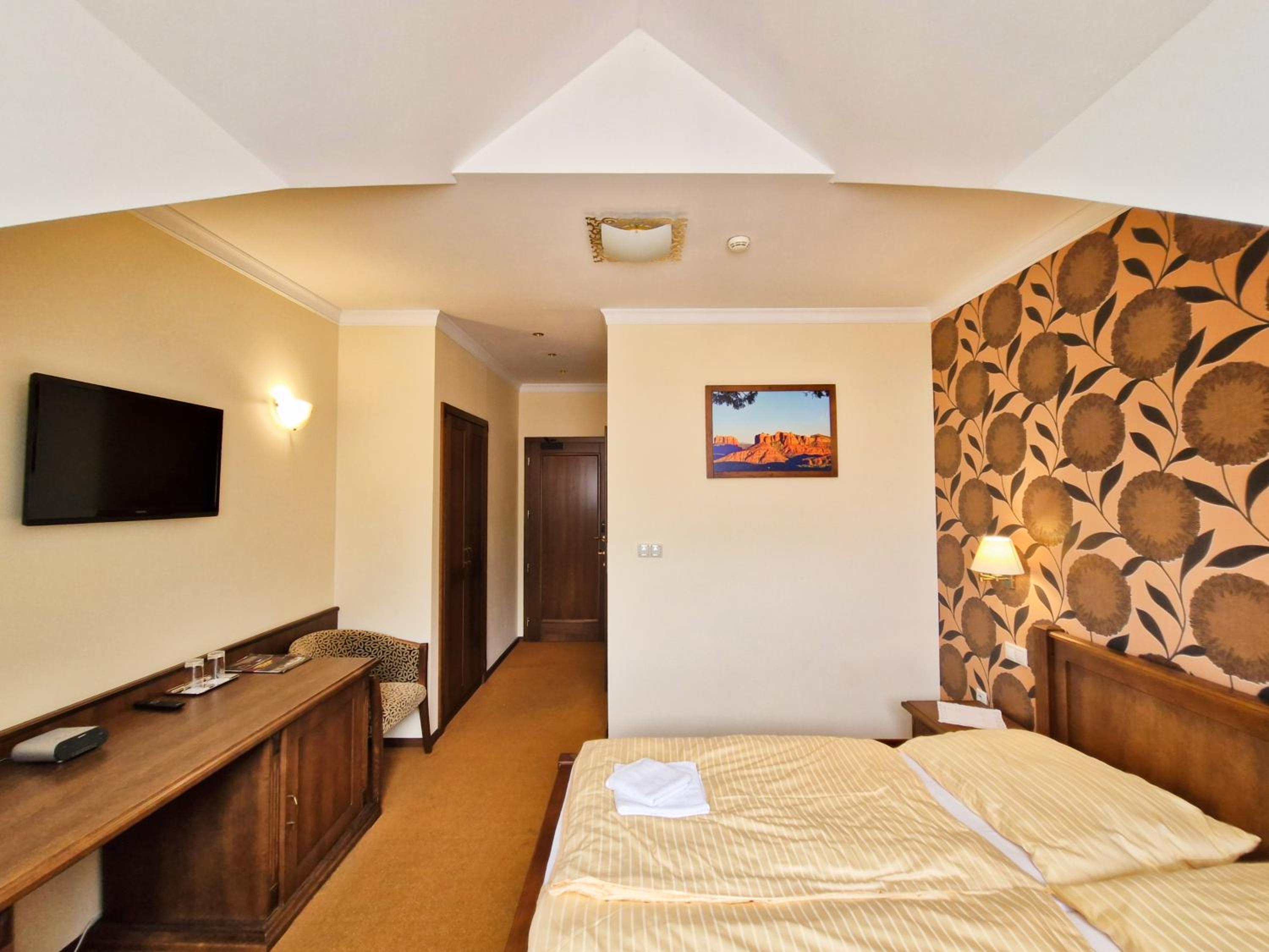 Standard Double Room - Photo 2