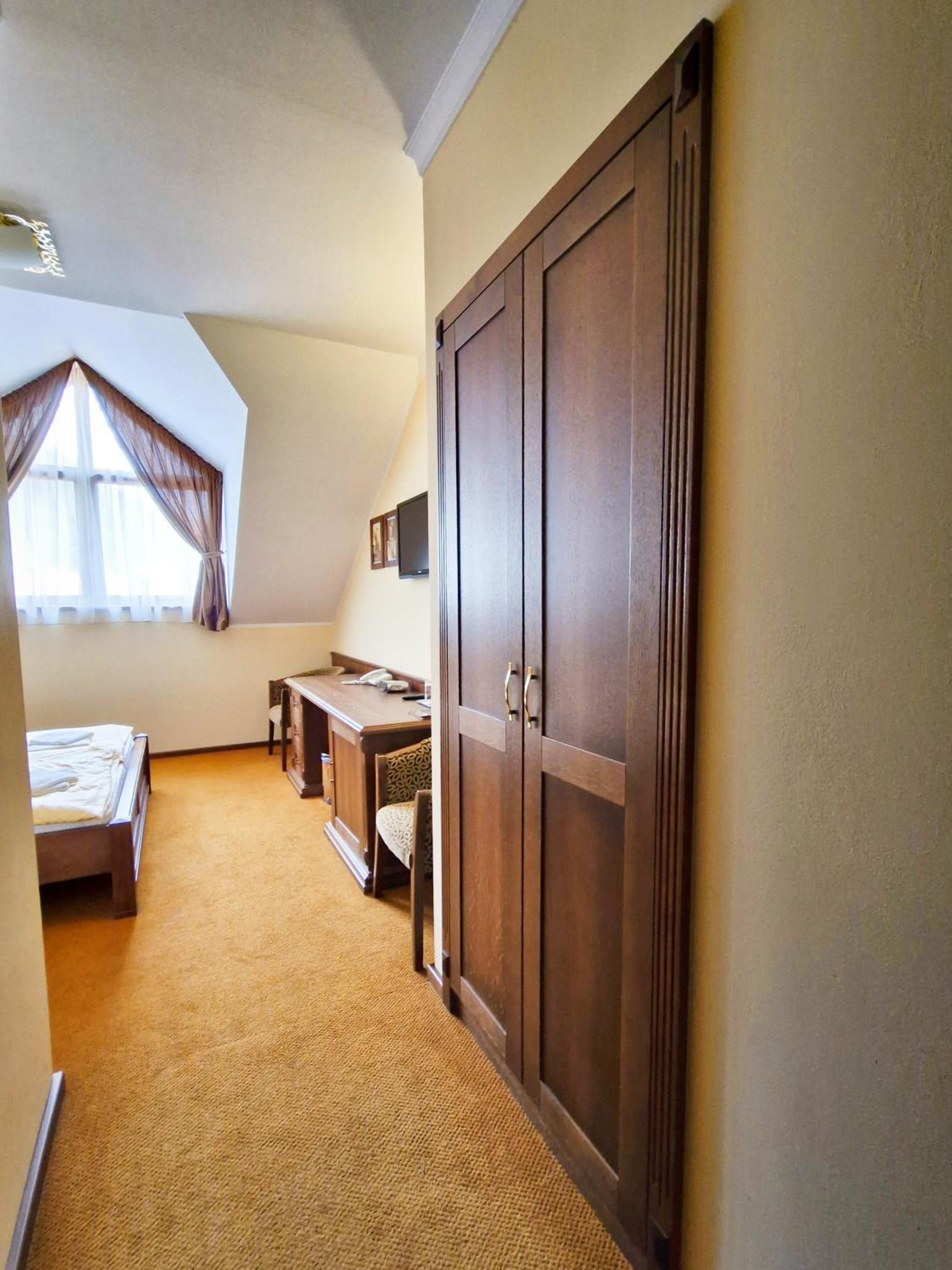 Standard Double Room - Photo 5