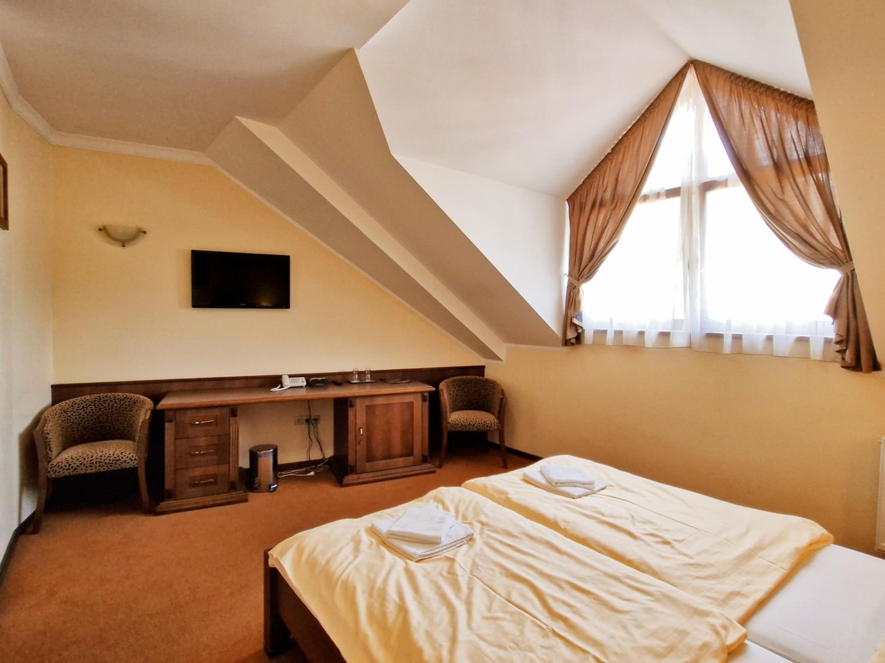 Standard King Room - Photo 2