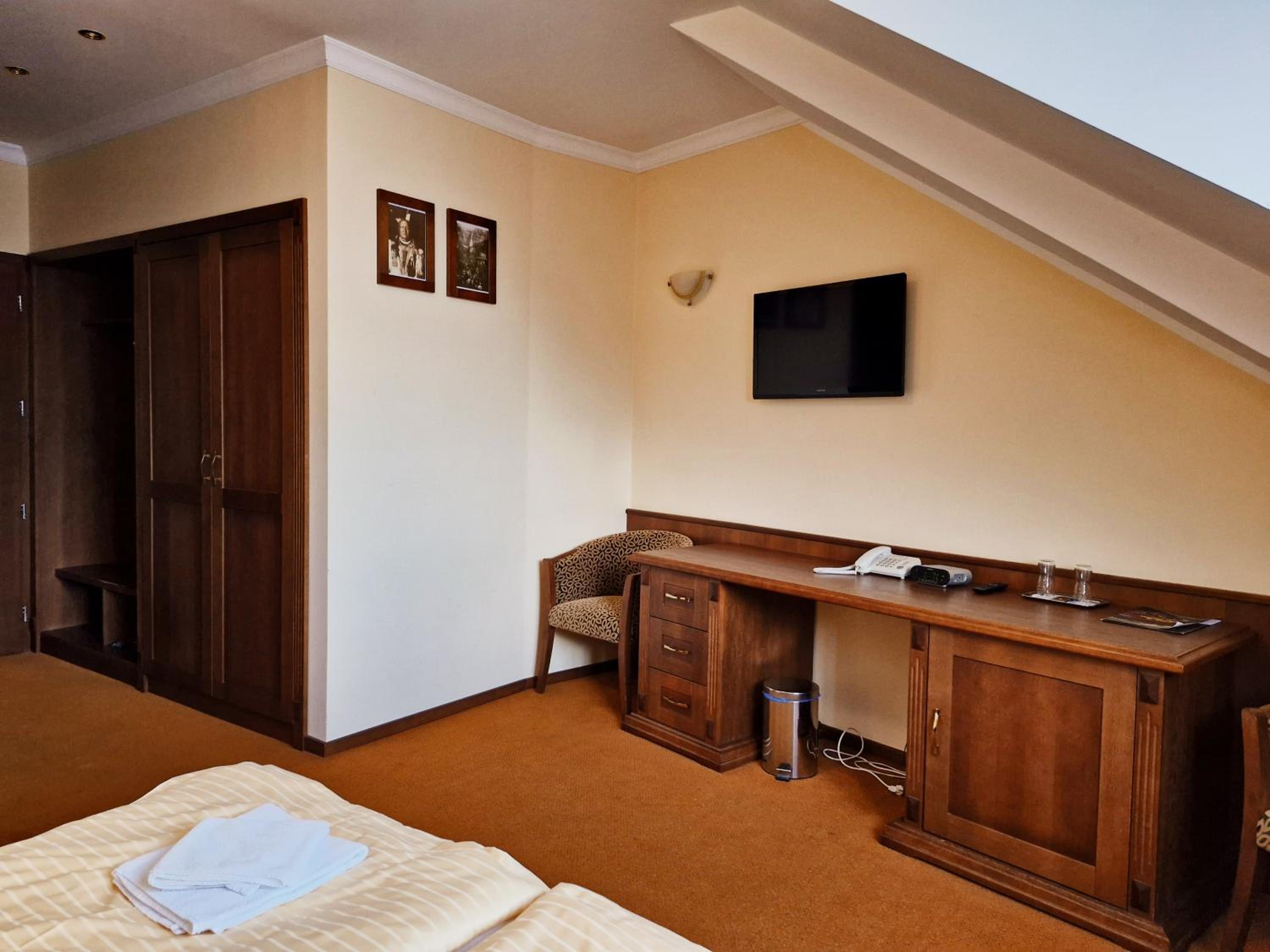 Standard King Room - Photo 4