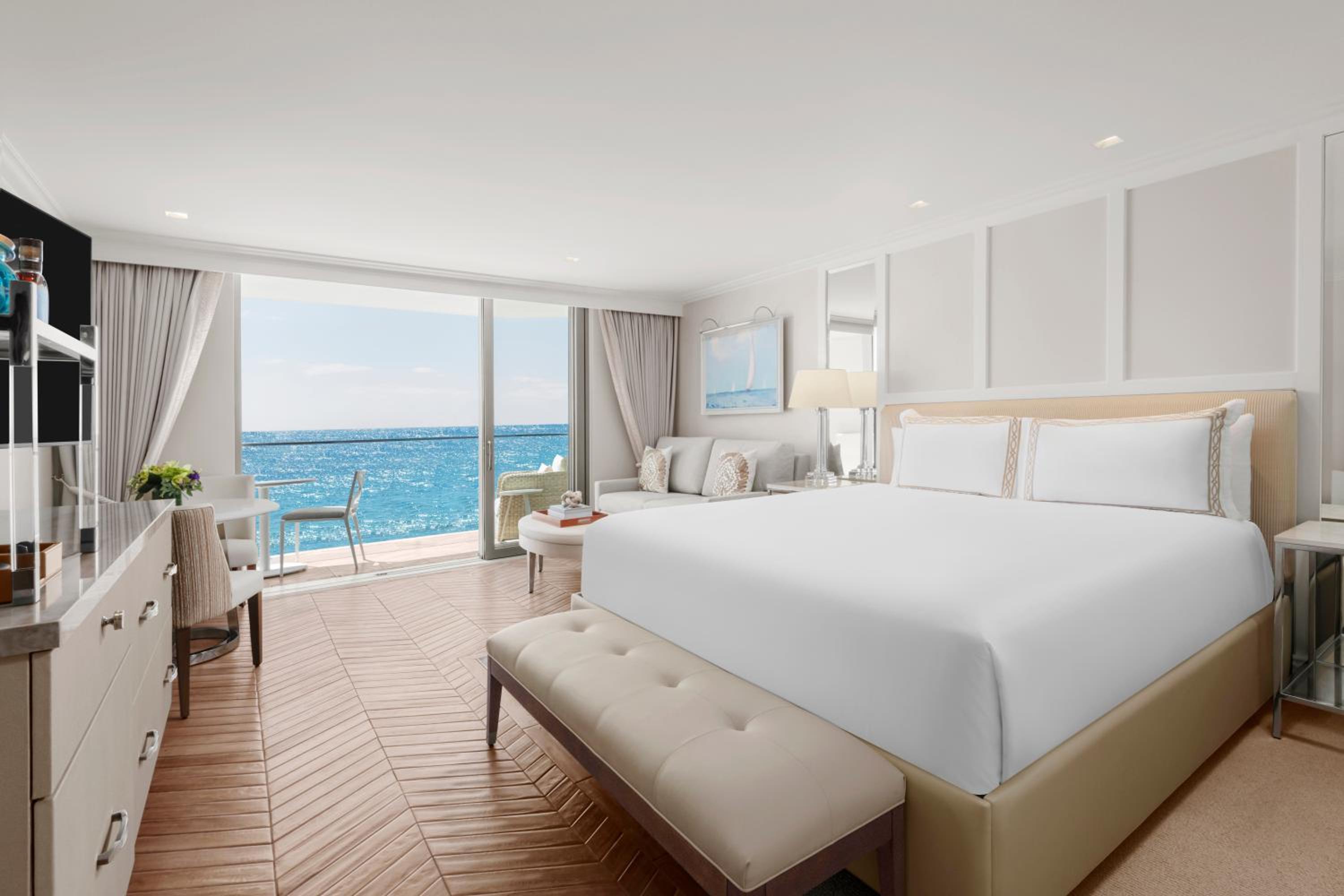 Premium Oceanfront King Corner Studio - Photo 1